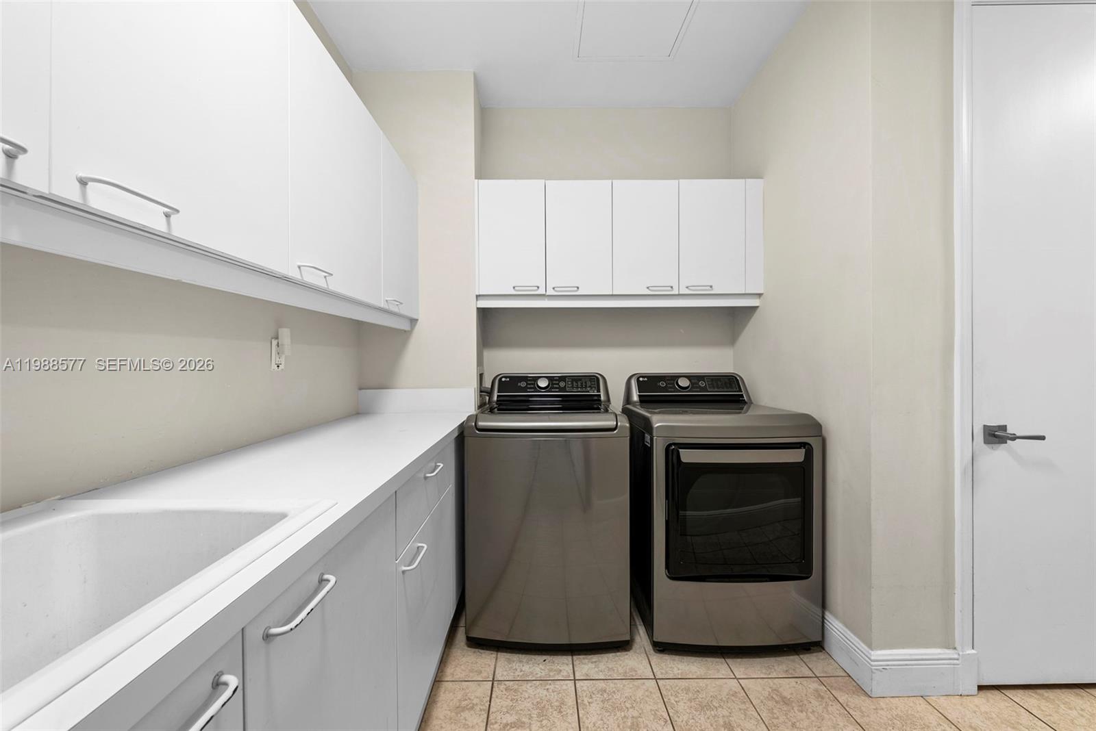 THE GABLES CONDO - Residential