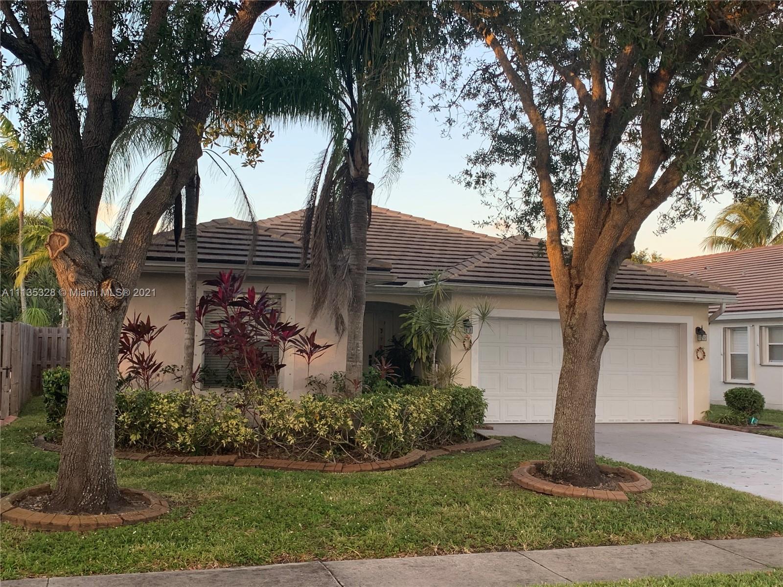 Unique opportunity in Keystone Lakes of Pembroke Pines. This 3 bdr 2 ba home is in well kept  original condition ready to make your own. Vaulted ceilings,  spacious split floor plan, and large master bath are a few of the highlights. The roof was new in the fall of 2019. The A/C and refrigerator were also recently replaced. Don't miss out !