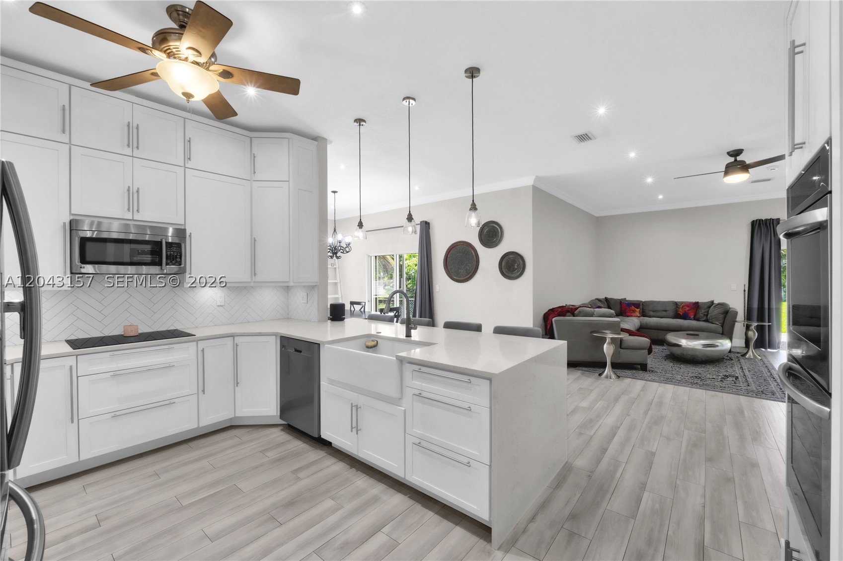 PEBBLE CREEK AT JACARANDA - Residential
