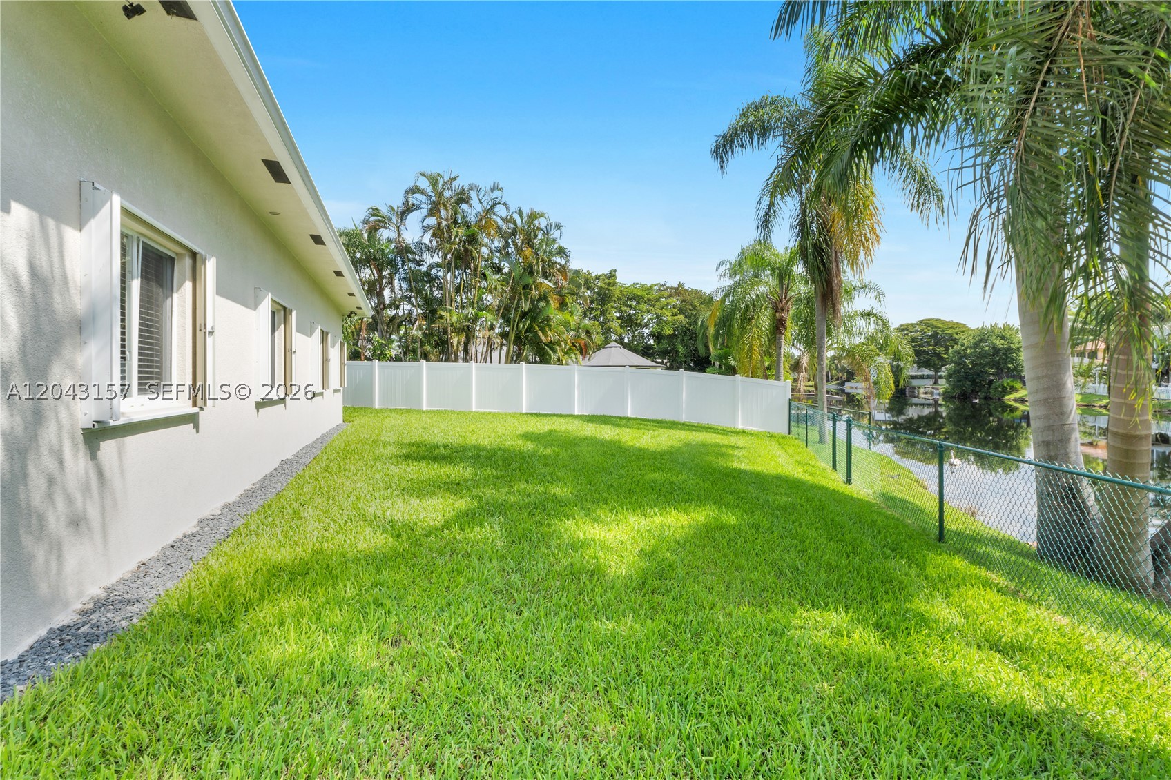 PEBBLE CREEK AT JACARANDA - Residential