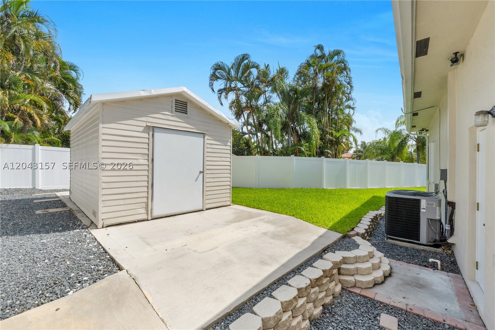 PEBBLE CREEK AT JACARANDA - Residential