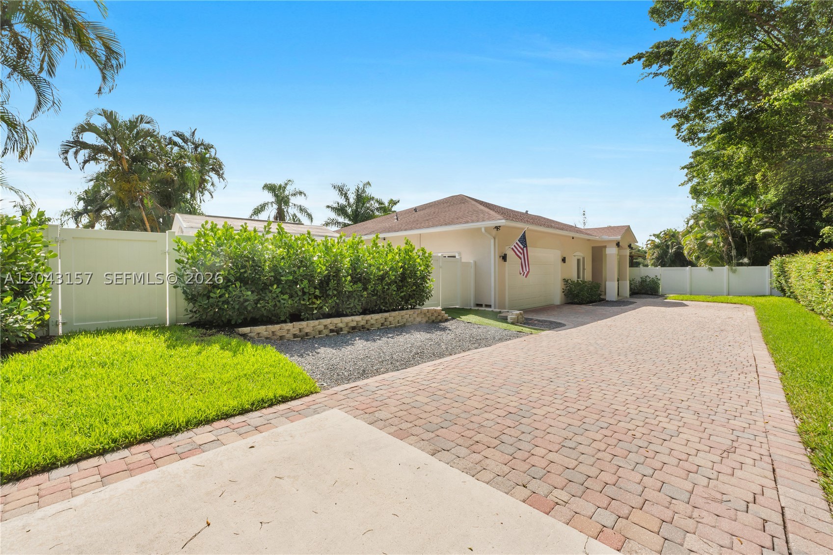 PEBBLE CREEK AT JACARANDA - Residential