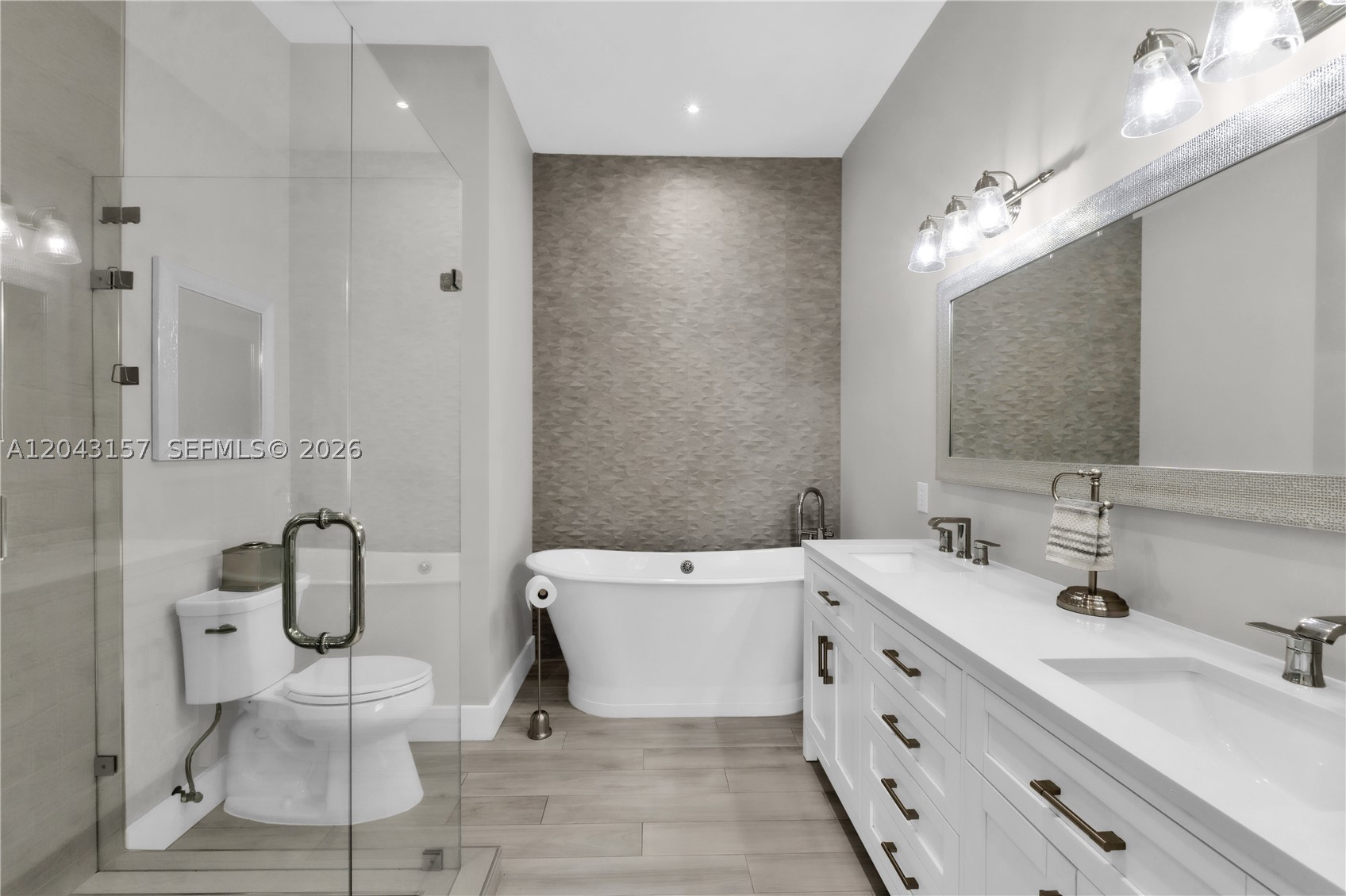 PEBBLE CREEK AT JACARANDA - Residential