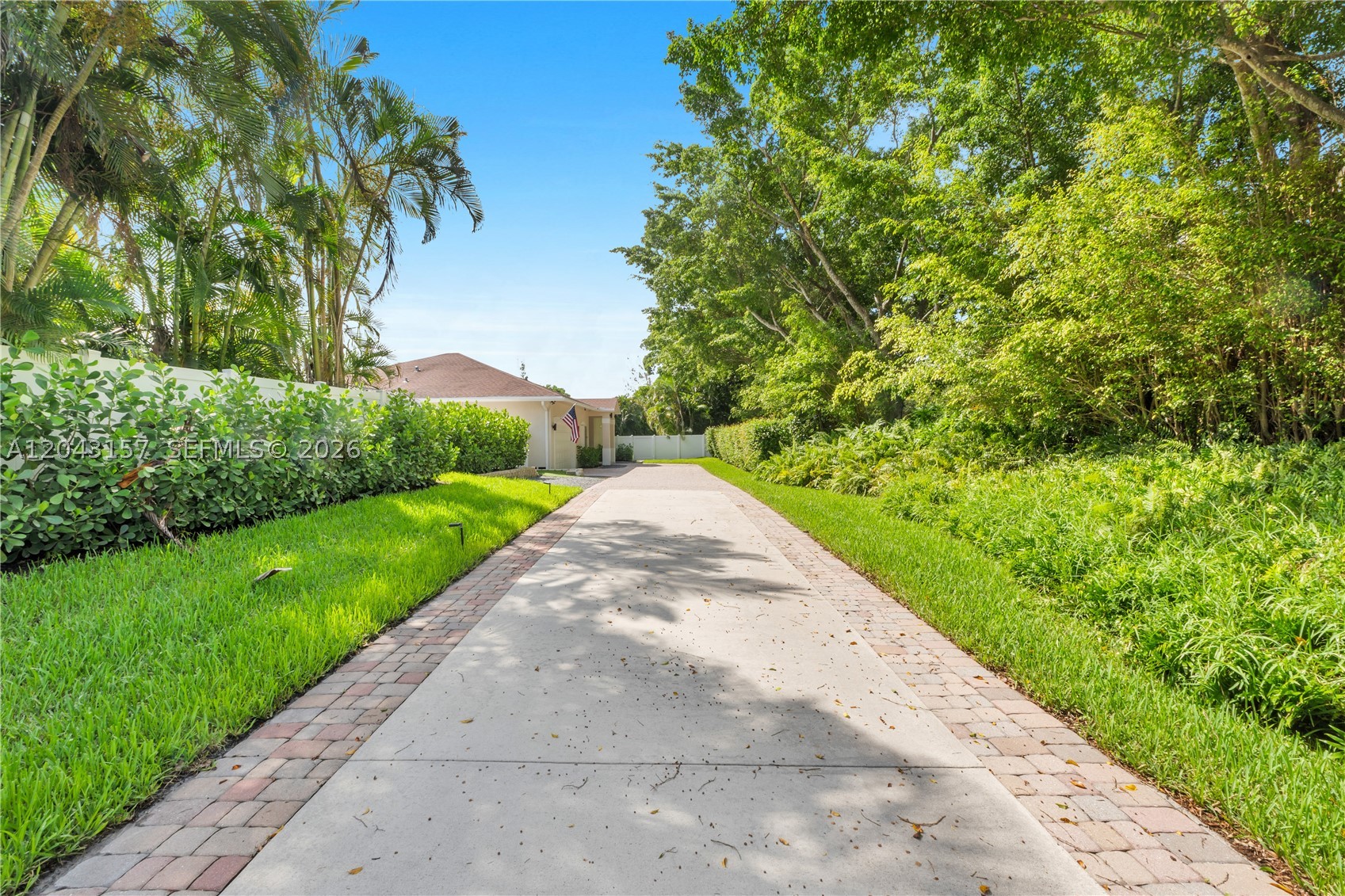 PEBBLE CREEK AT JACARANDA - Residential