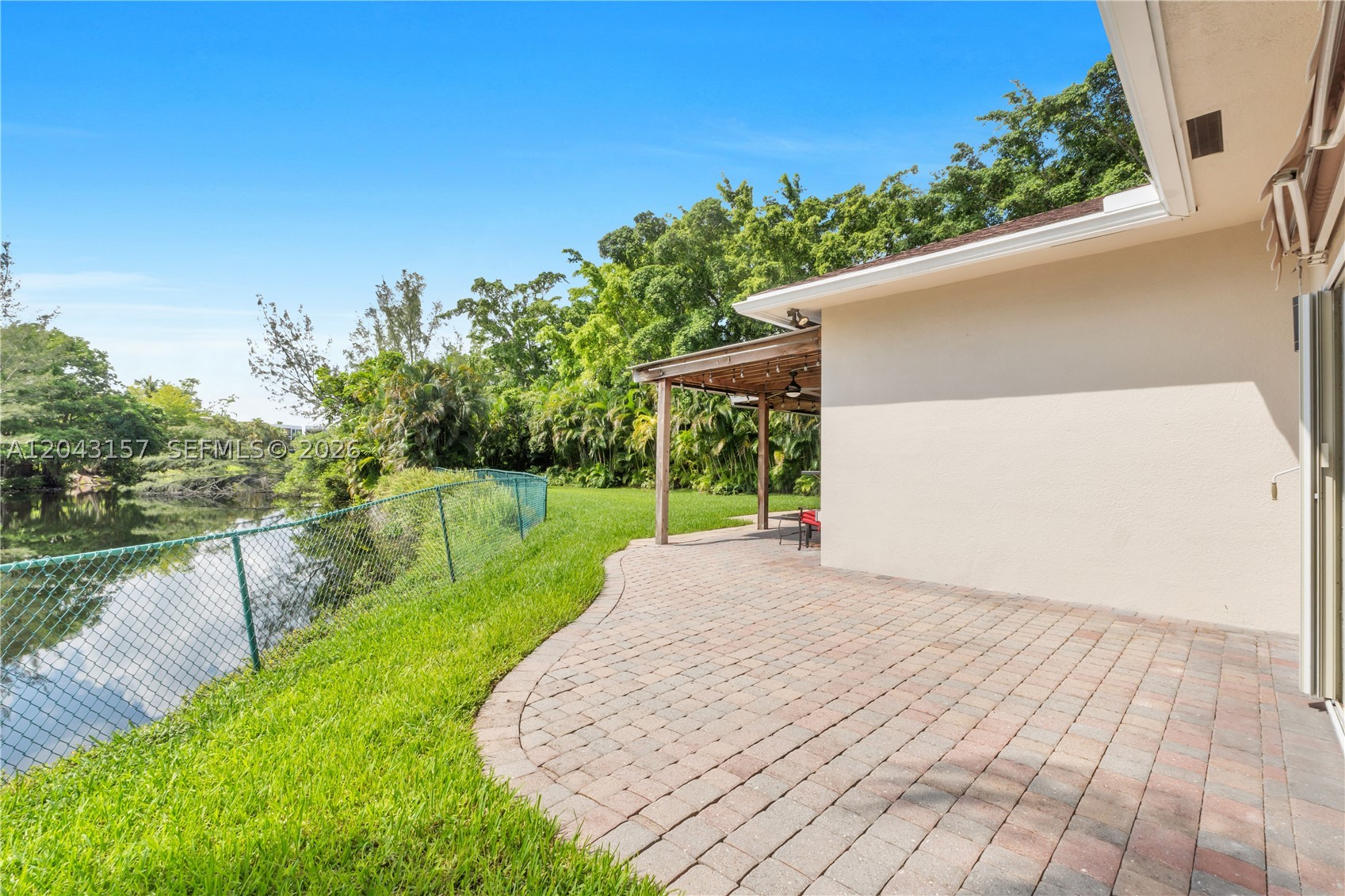 PEBBLE CREEK AT JACARANDA - Residential