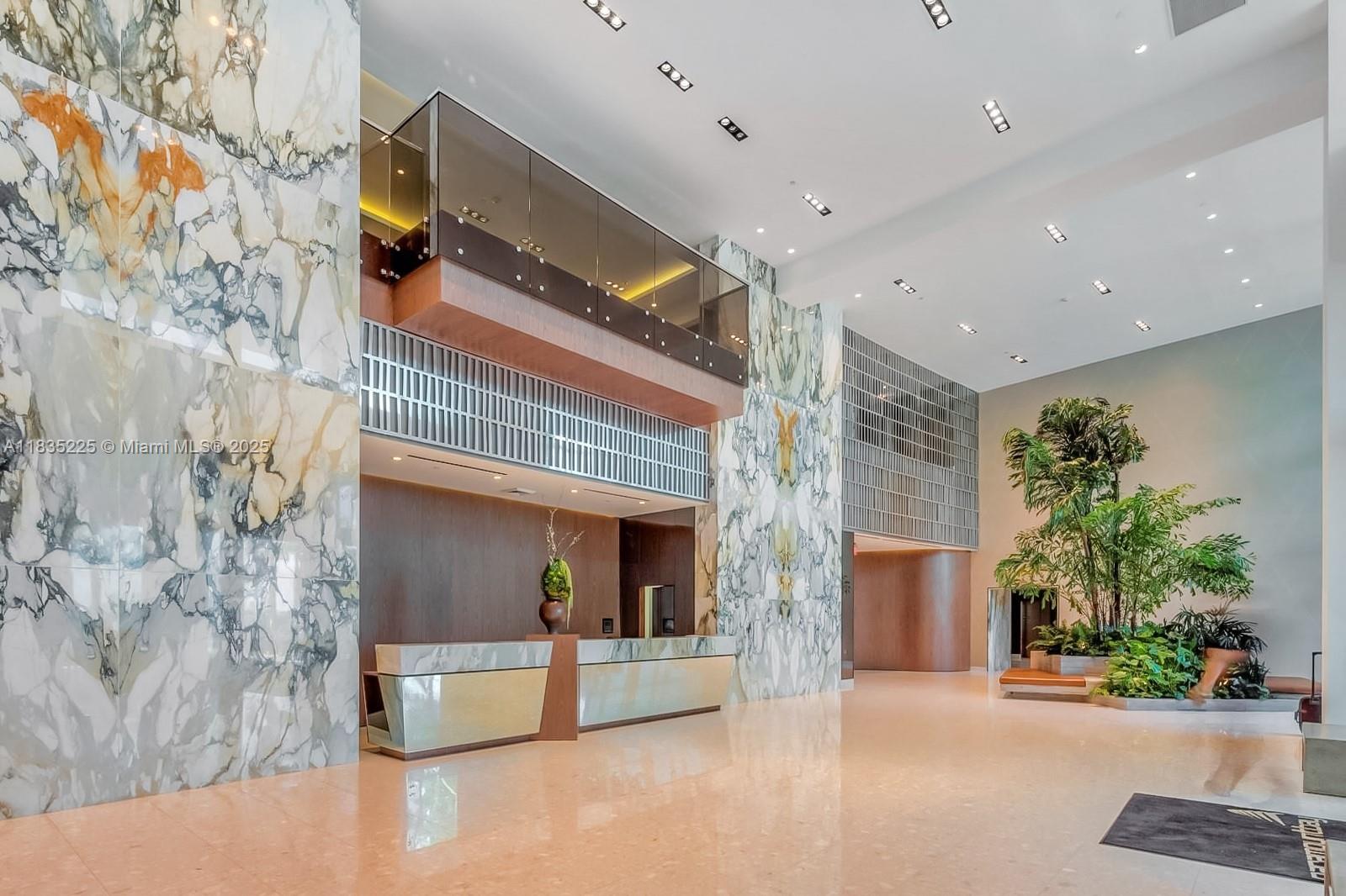 PARAMOUNT BAY CONDO - Residential