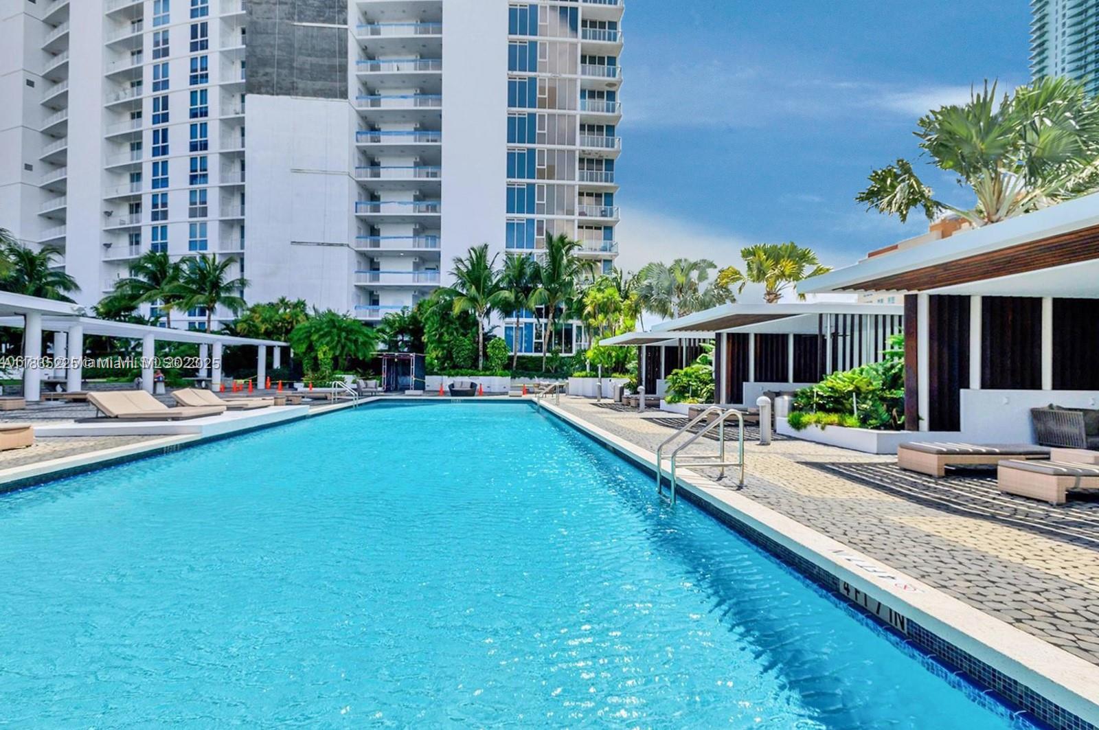 PARAMOUNT BAY CONDO - Residential