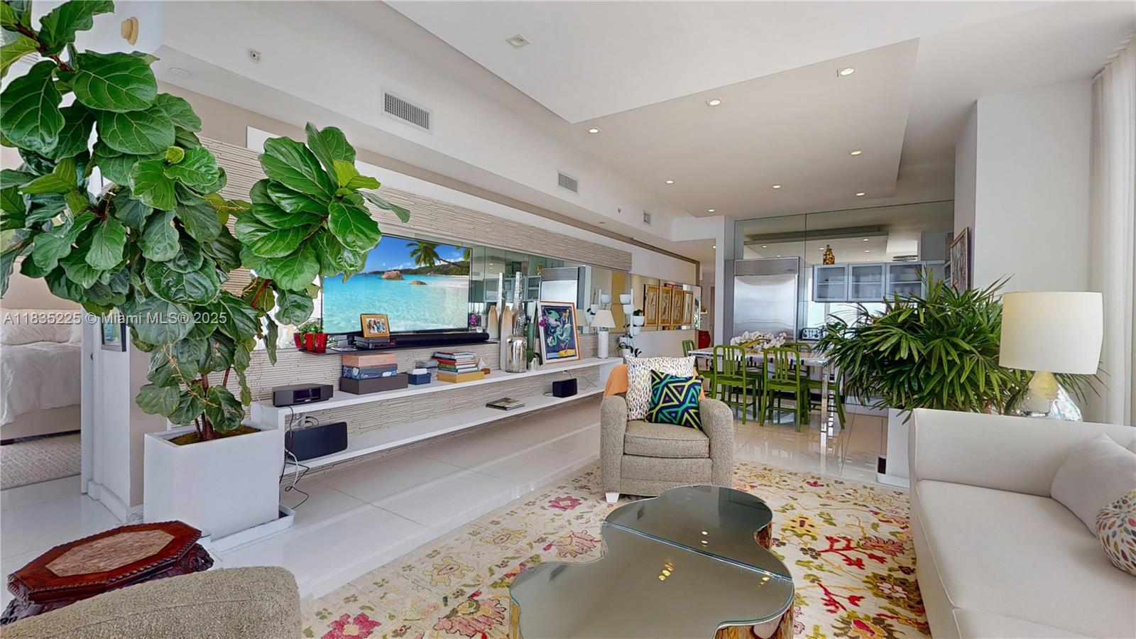 PARAMOUNT BAY CONDO - Residential
