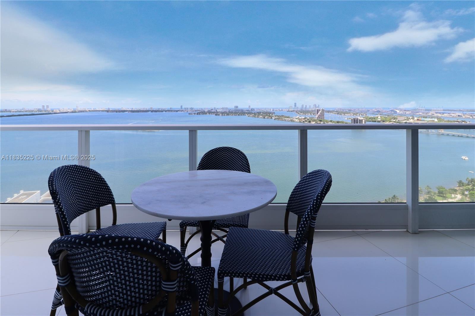 PARAMOUNT BAY CONDO - Residential