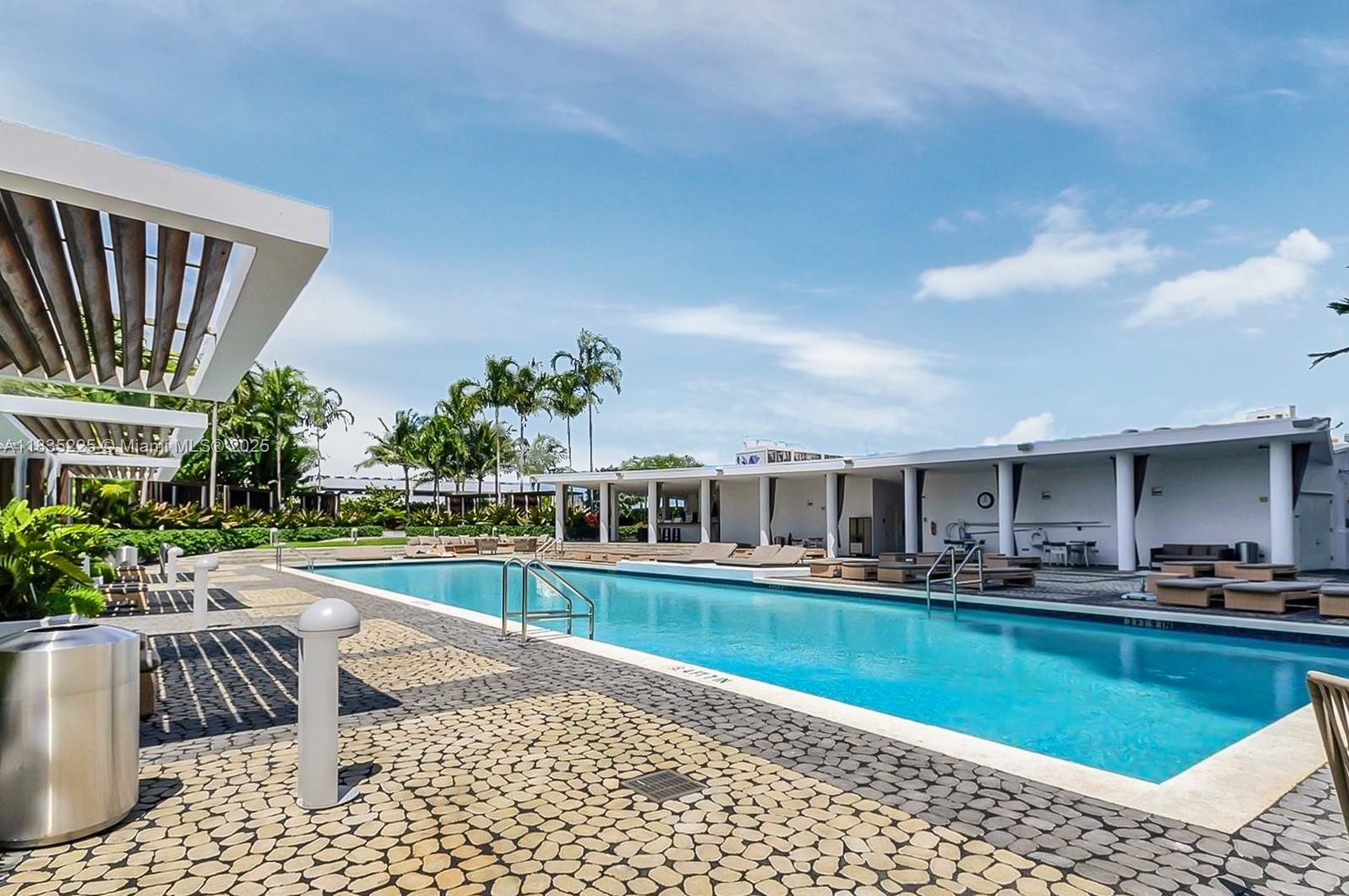 PARAMOUNT BAY CONDO - Residential
