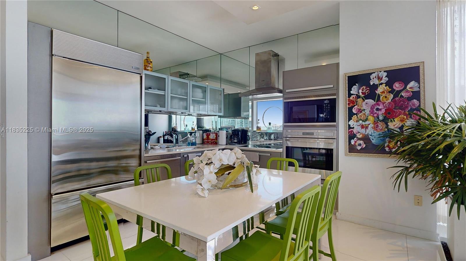 PARAMOUNT BAY CONDO - Residential