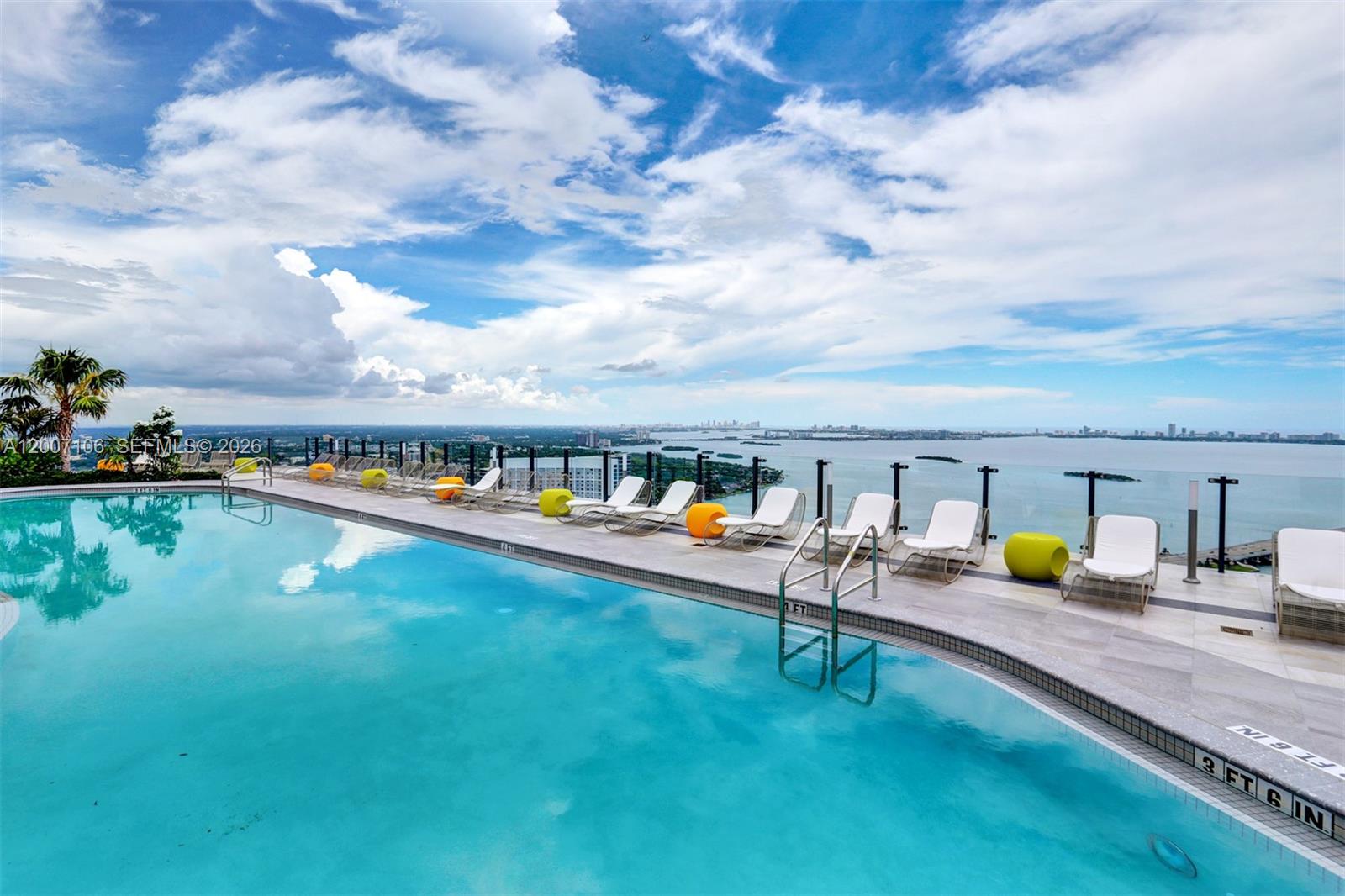 PARAISO BAYVIEWS CONDO - Residential