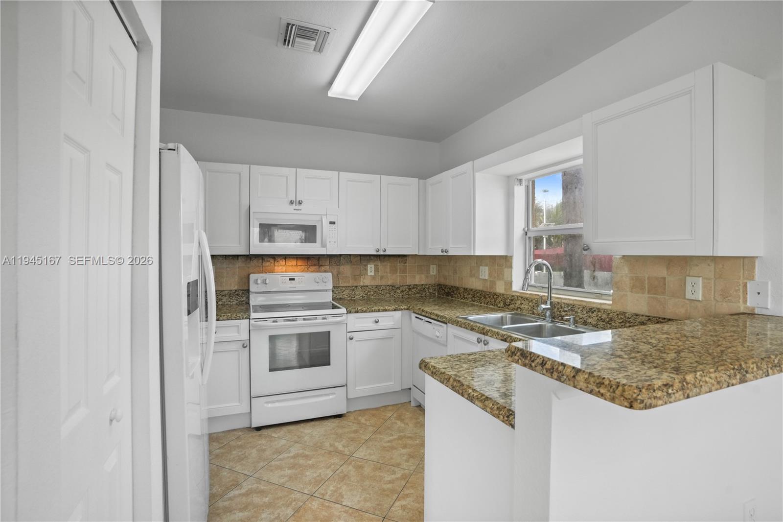 ESTANCIA AT PALM SPRINGS - Residential