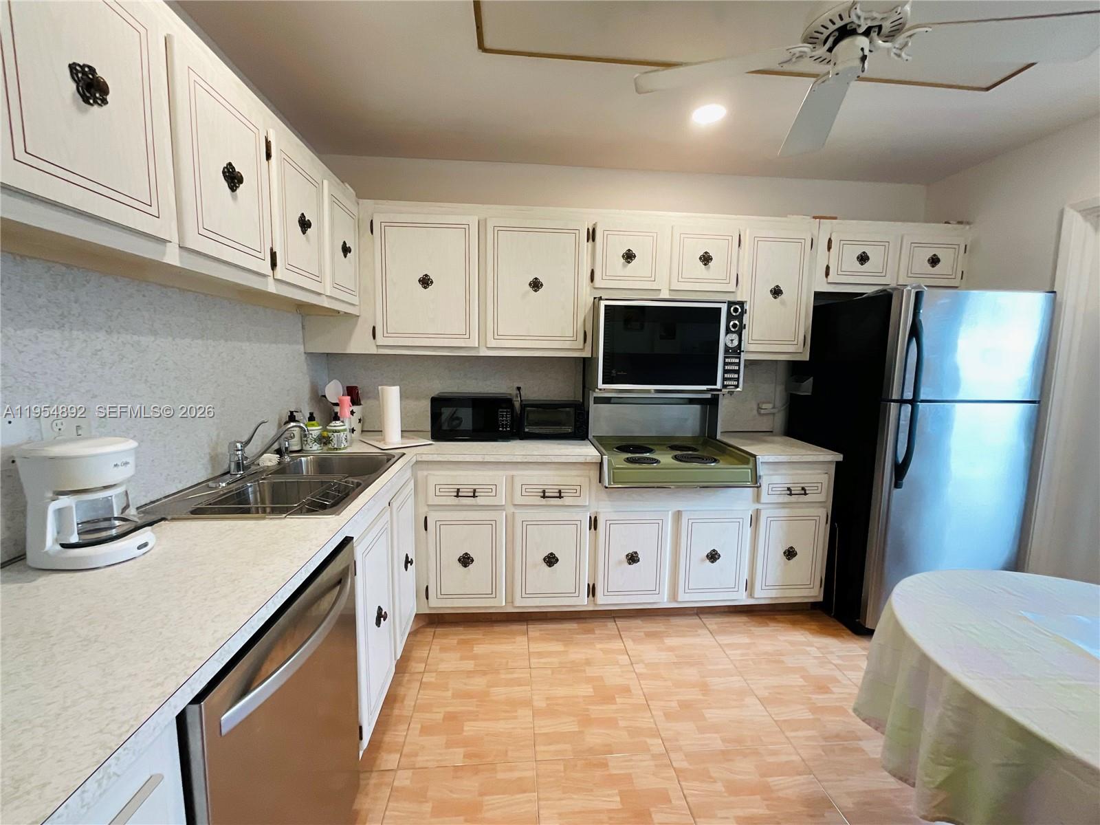 FAIRWAYS ROYALE CONDO - Residential