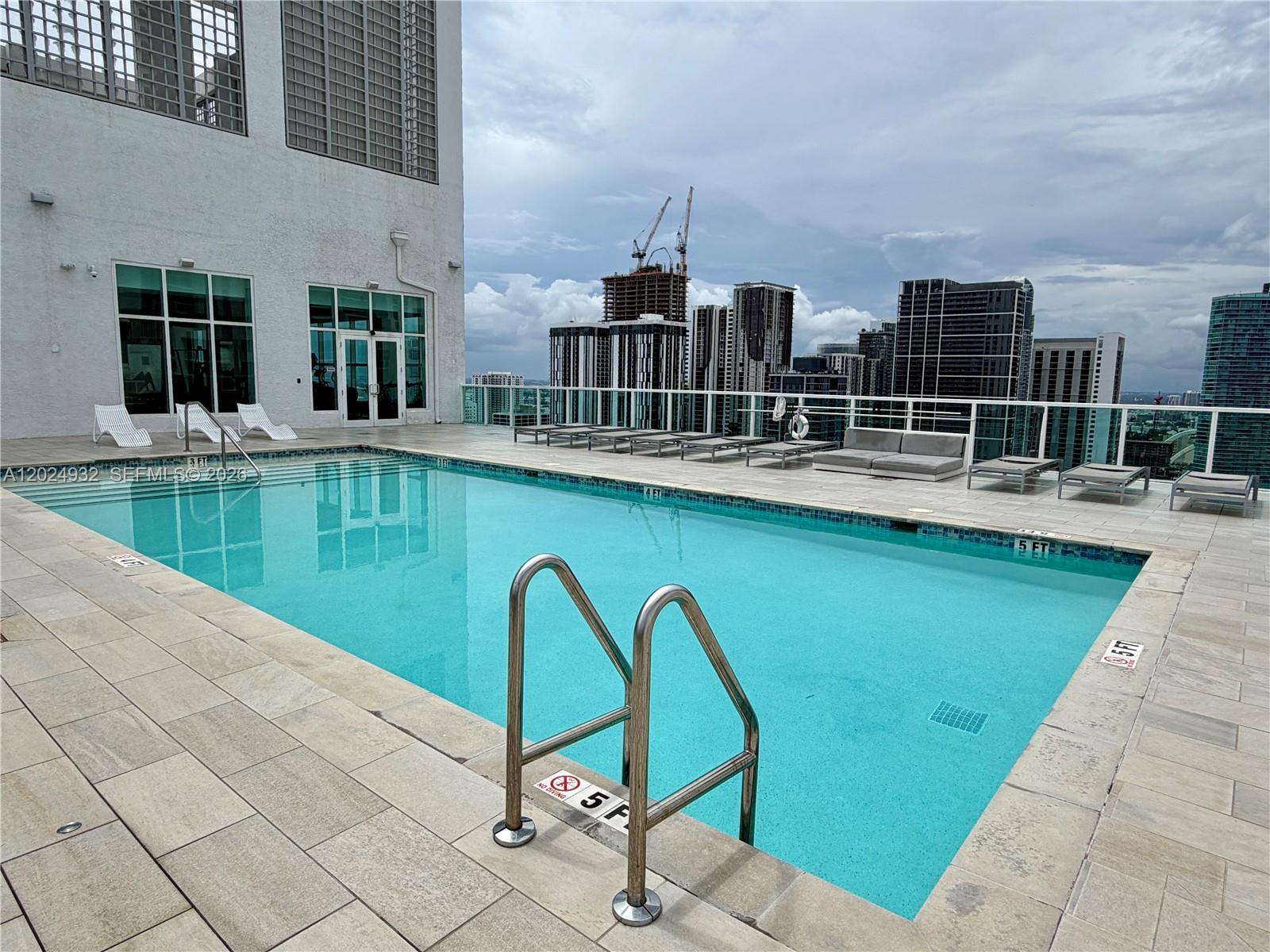 THE LOFT DOWNTOWN II COND - Residential Lease