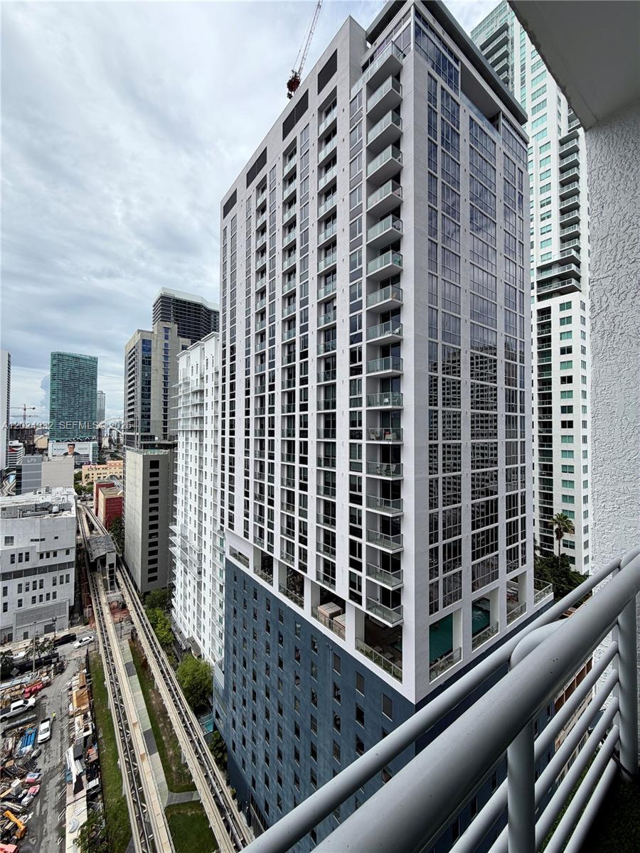 THE LOFT DOWNTOWN II COND - Residential Lease