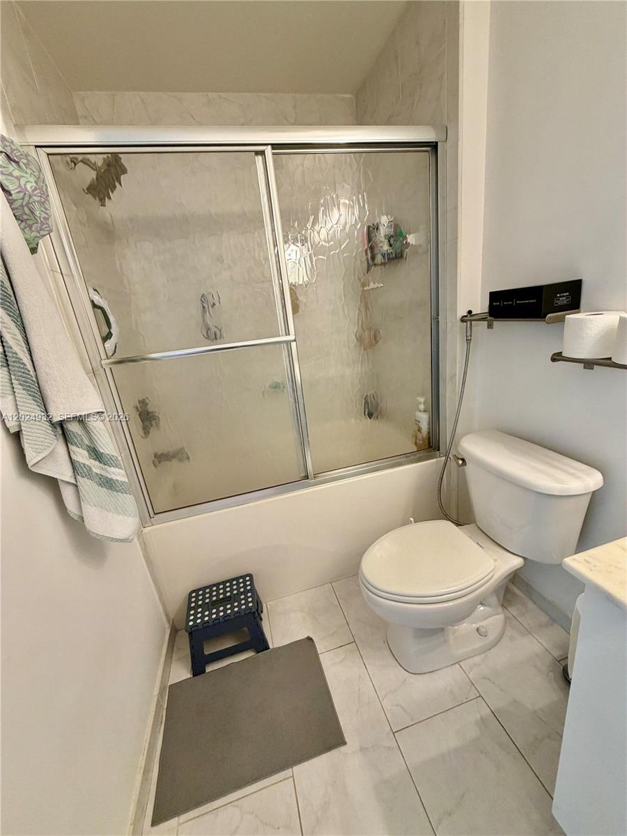 THE LOFT DOWNTOWN II COND - Residential Lease