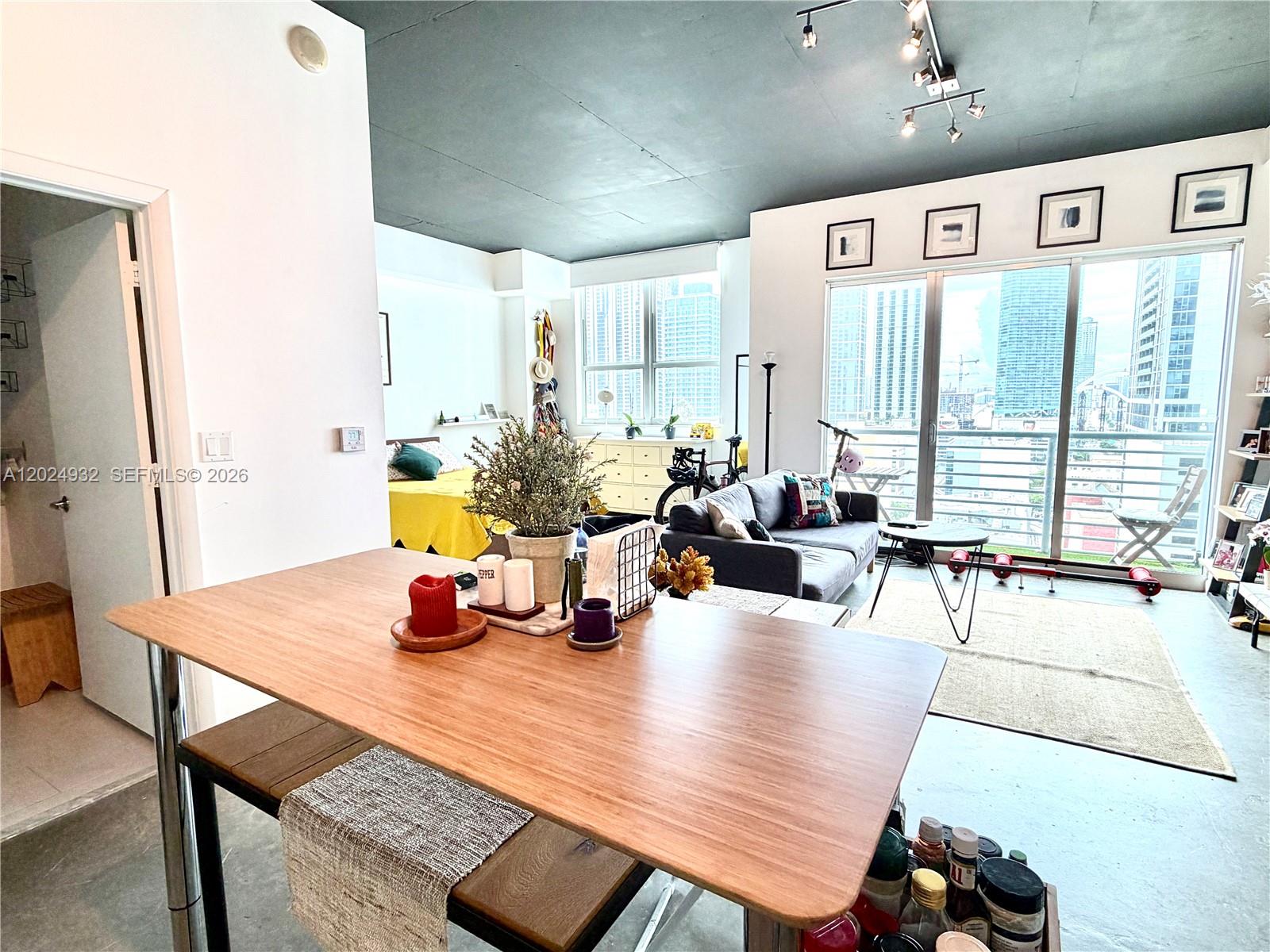 THE LOFT DOWNTOWN II COND - Residential Lease