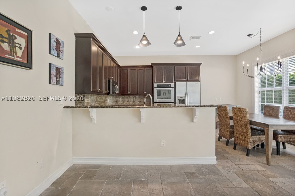 RIVER OAKS - Residential