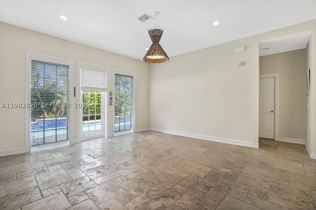 RIVER OAKS - Residential
