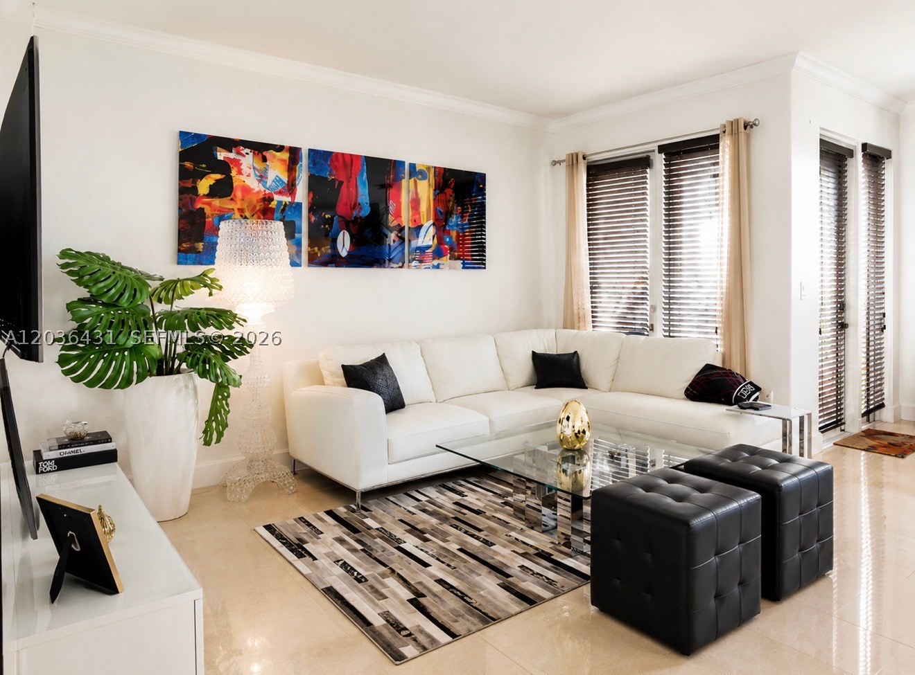 FONTAINBLEAU LAKES COURTY - Residential