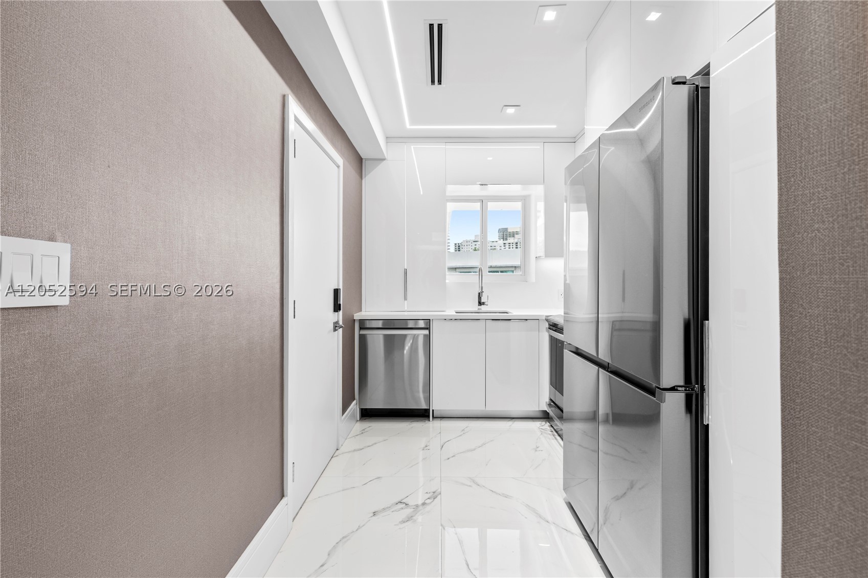 ¤BAL HARBOUR RES SEC - Residential Lease