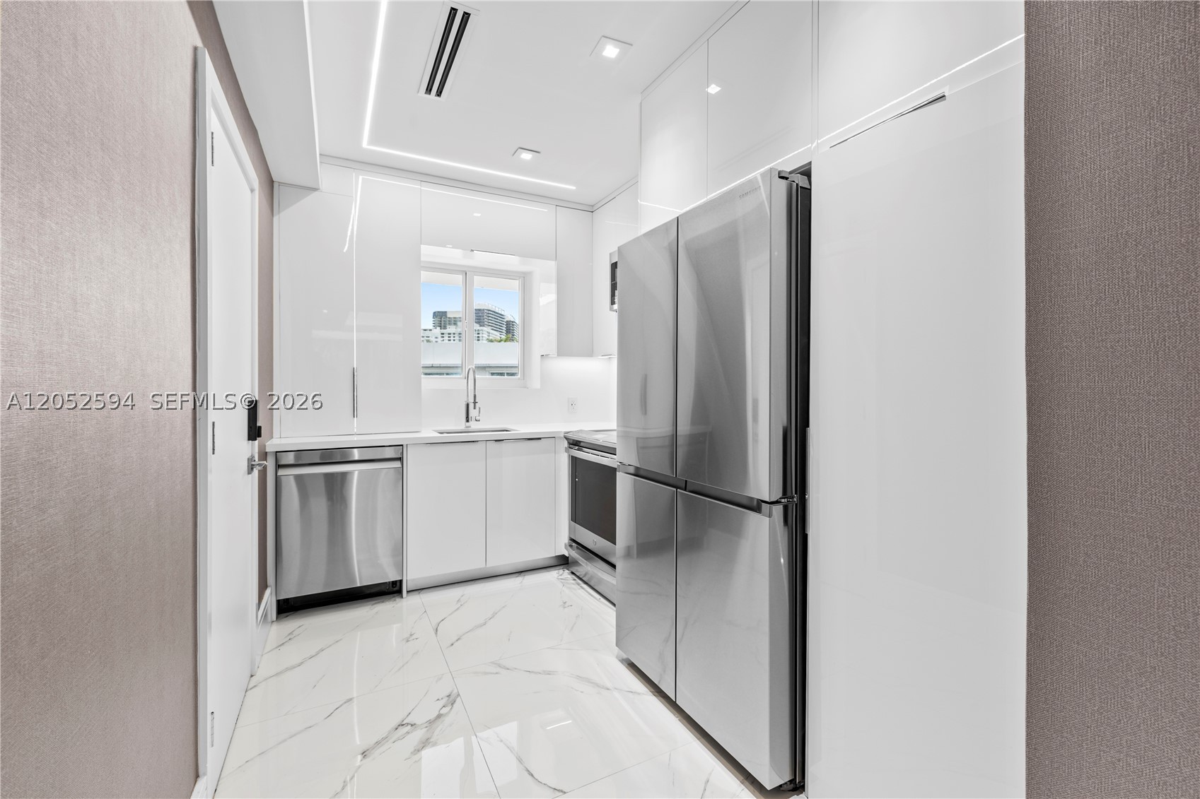 ¤BAL HARBOUR RES SEC - Residential Lease