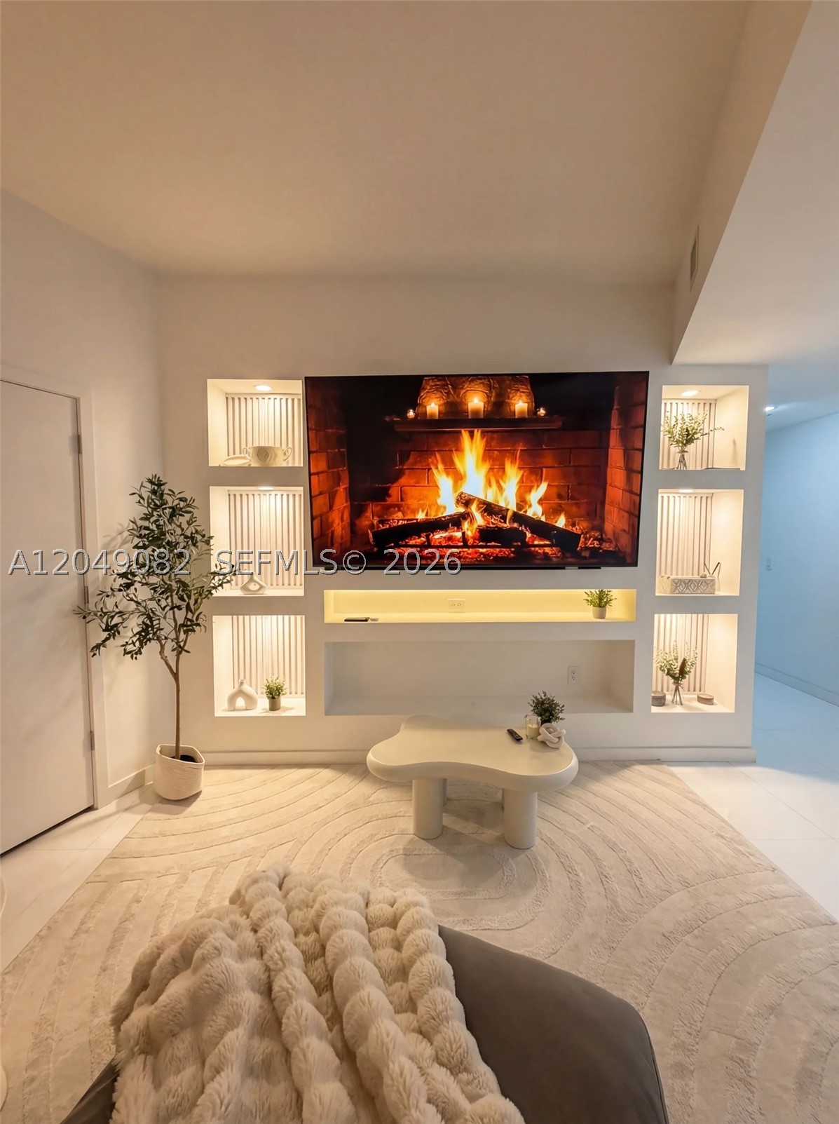 PARAMOUNT MIAMI WORLDCENT - Residential Lease