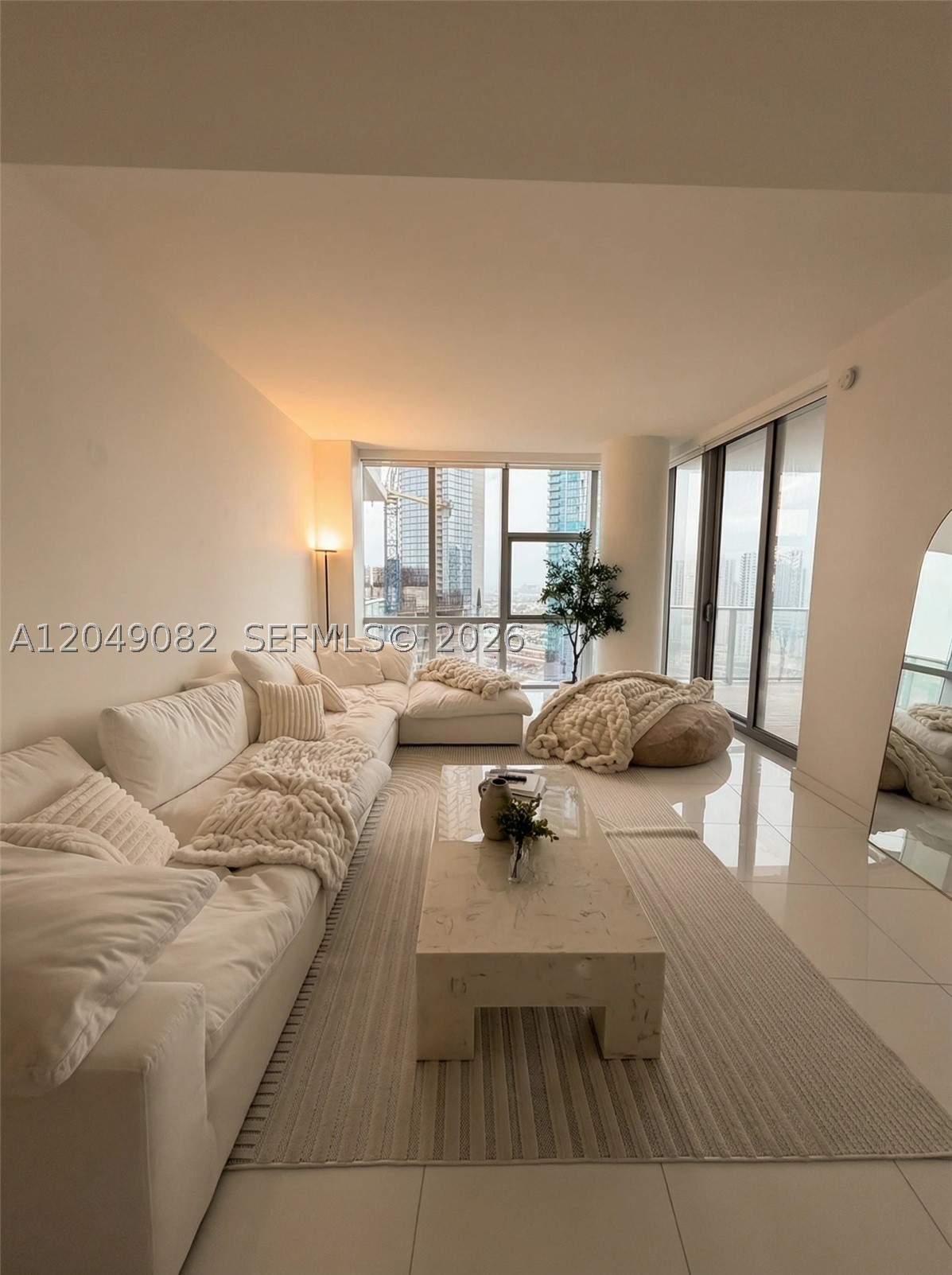 PARAMOUNT MIAMI WORLDCENT - Residential Lease
