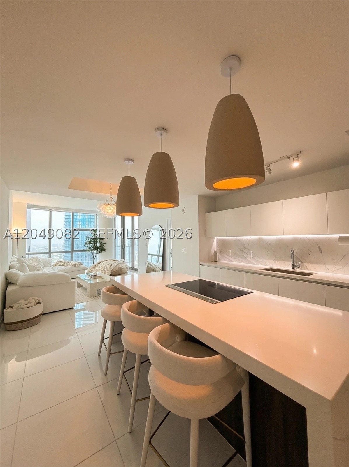 PARAMOUNT MIAMI WORLDCENT - Residential Lease