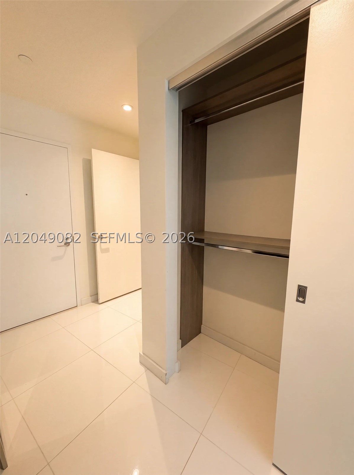 PARAMOUNT MIAMI WORLDCENT - Residential Lease