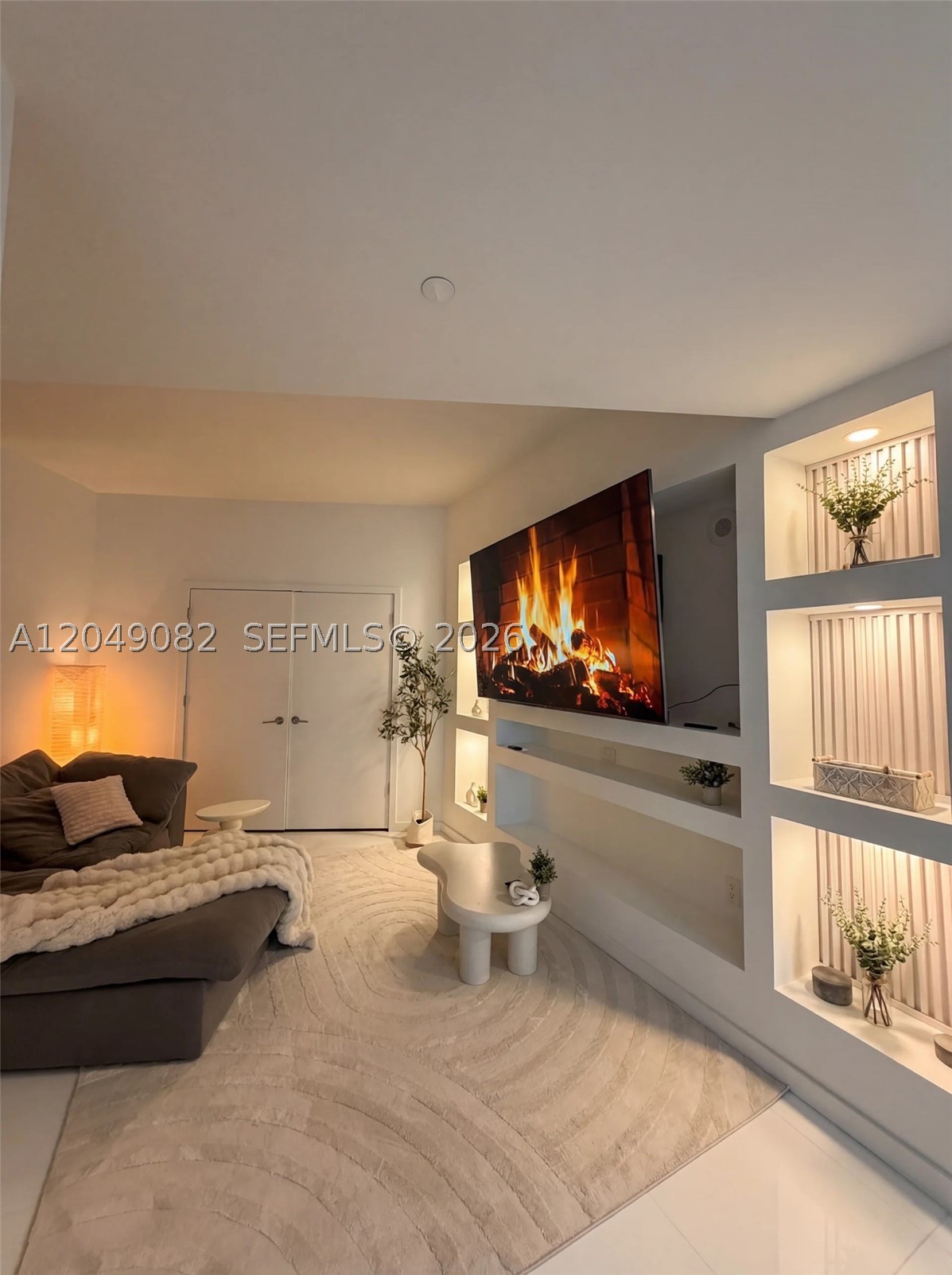 PARAMOUNT MIAMI WORLDCENT - Residential Lease