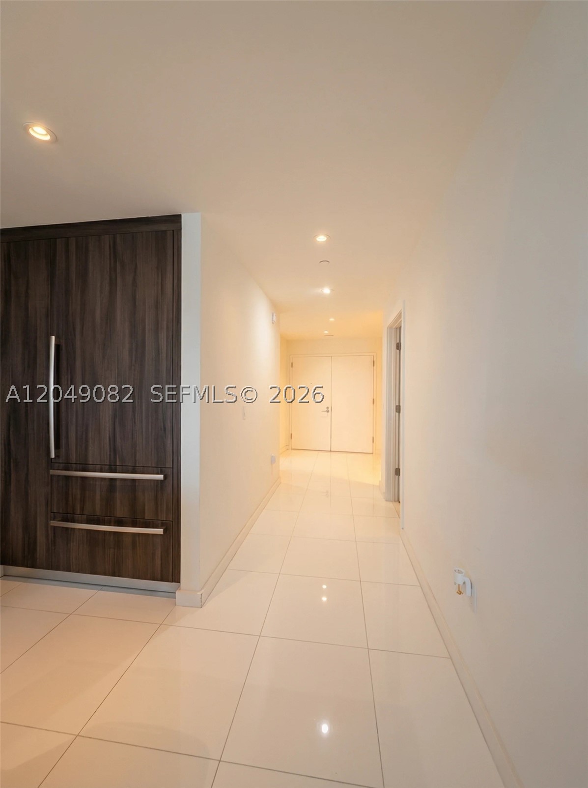 PARAMOUNT MIAMI WORLDCENT - Residential Lease