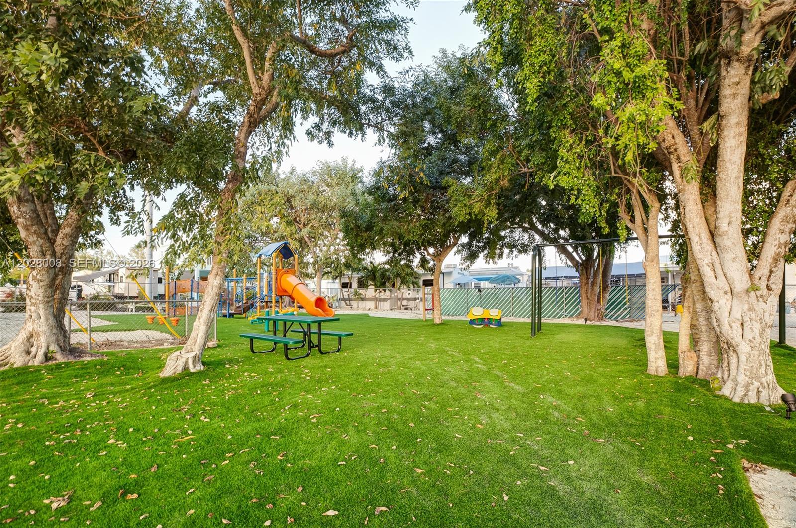 CALUSA CAMPGROUND - Residential