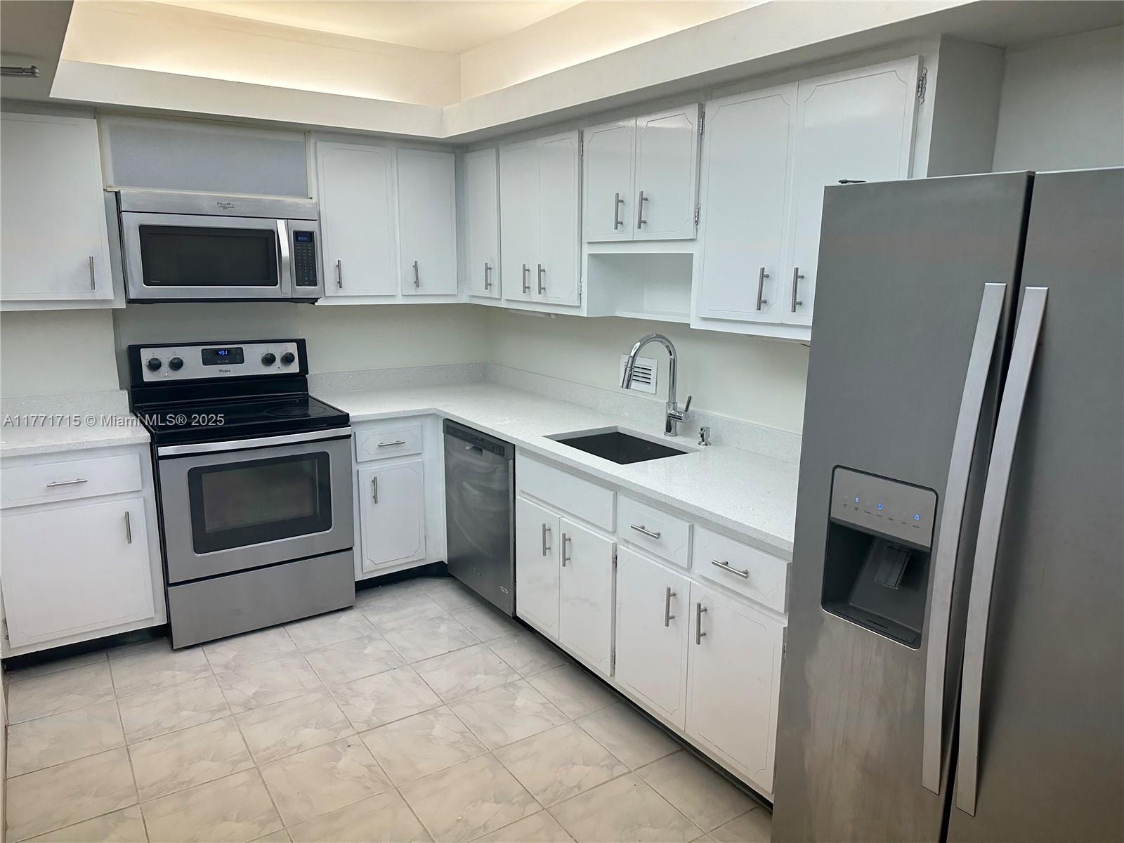 THE PLAZA OF BAL HARBOUR - Residential Lease