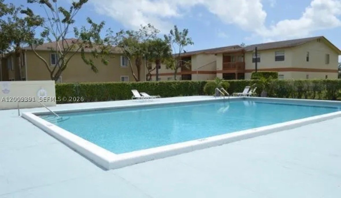 ABBEY PARK GARDENS I COND - Residential