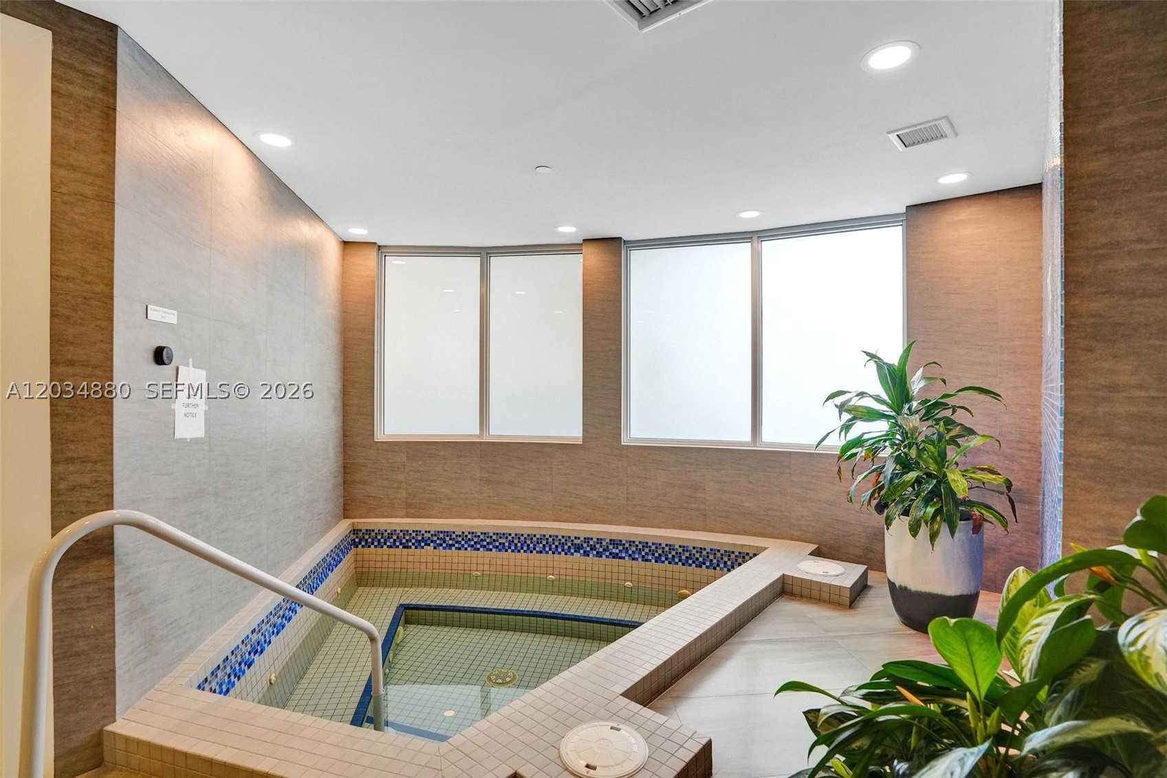 HAMPTONS WEST CONDO - Residential