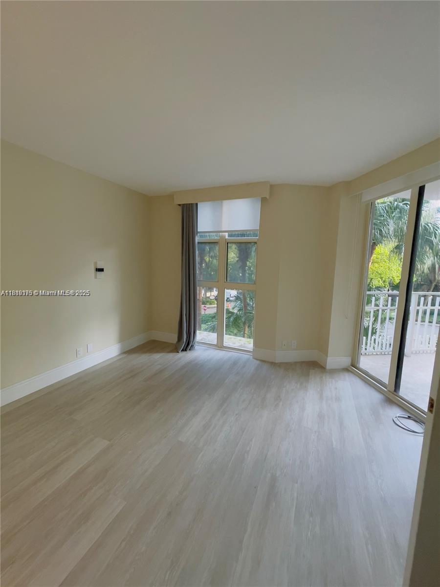 TOWERS OF QUAYSIDE CONDO - Residential