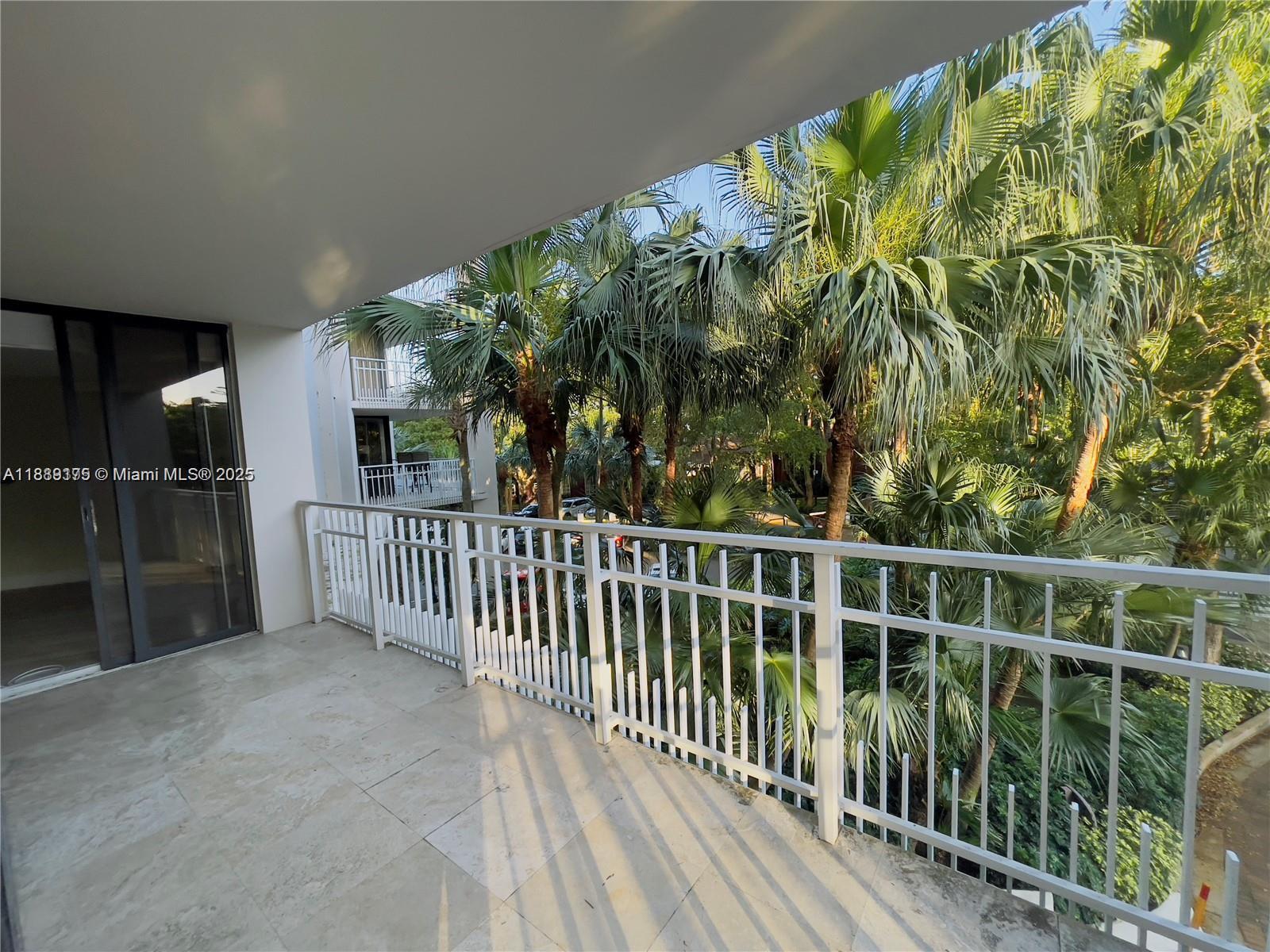 TOWERS OF QUAYSIDE CONDO - Residential
