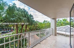 TOWERS OF QUAYSIDE CONDO - Residential