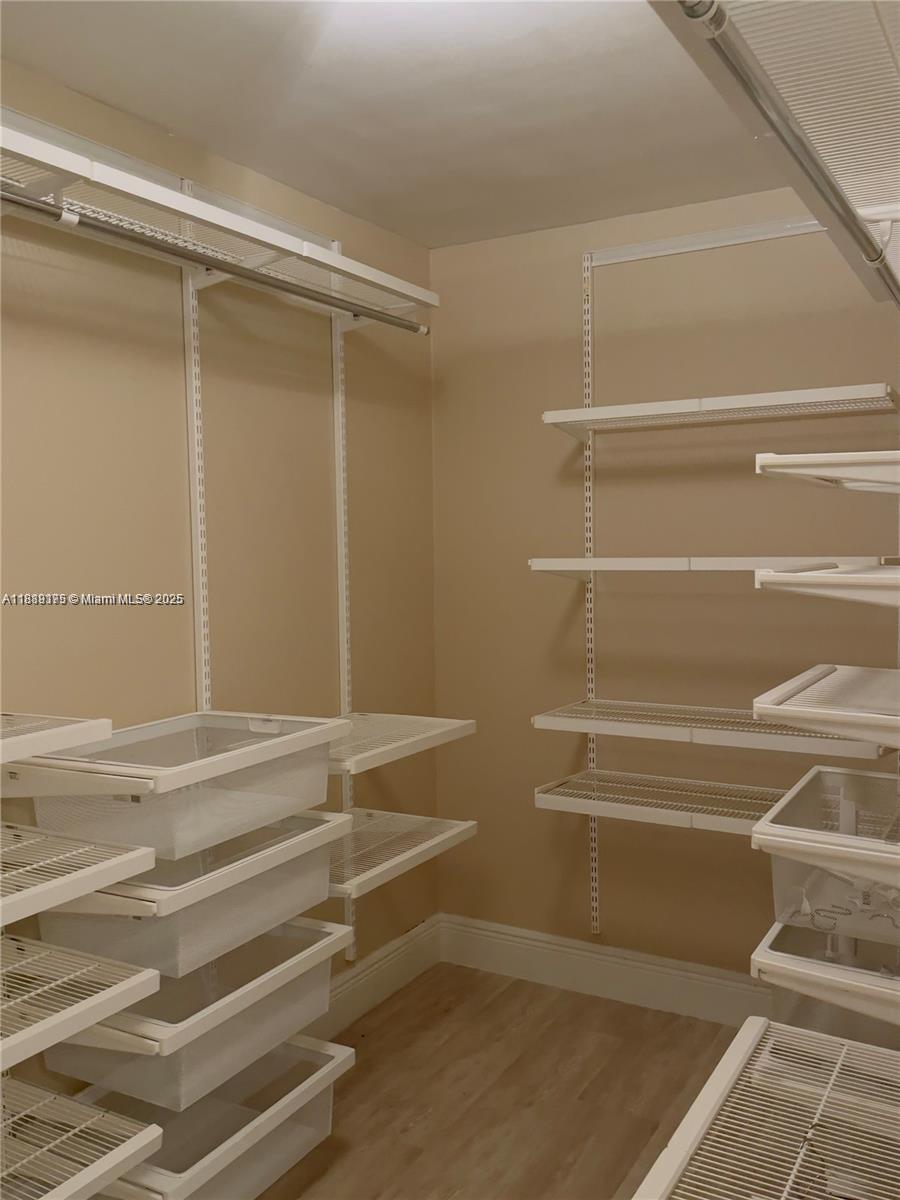 TOWERS OF QUAYSIDE CONDO - Residential