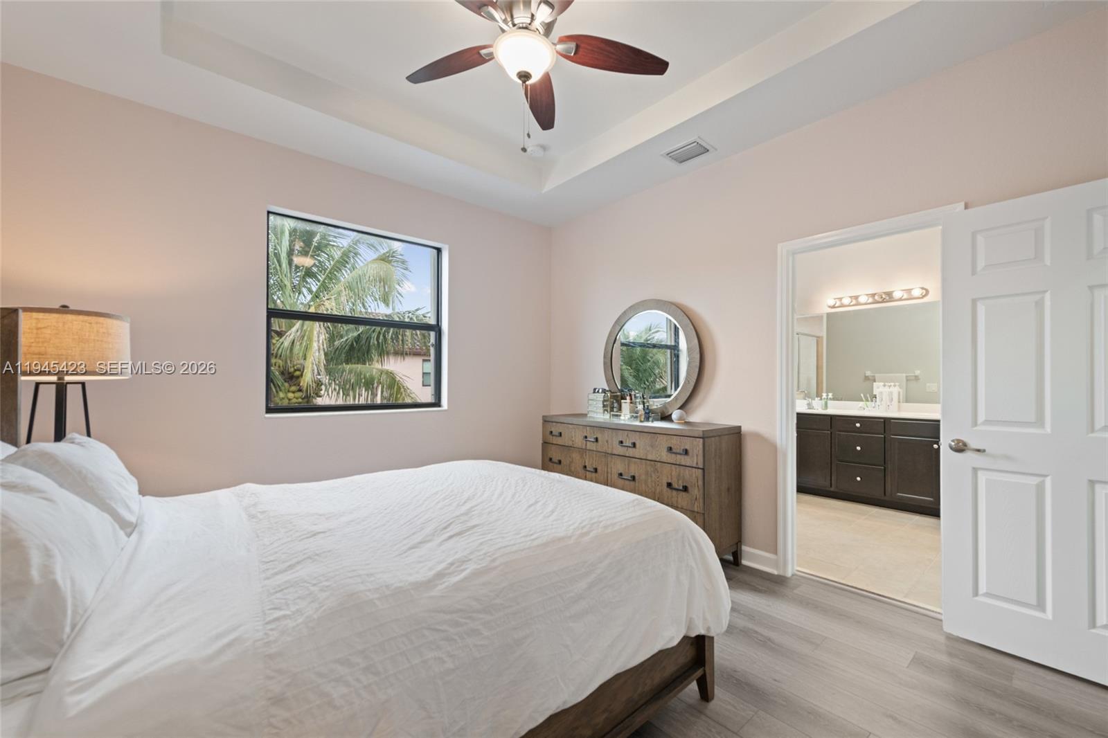 BAYWINDS OF GALAPAGOS FIR - Residential