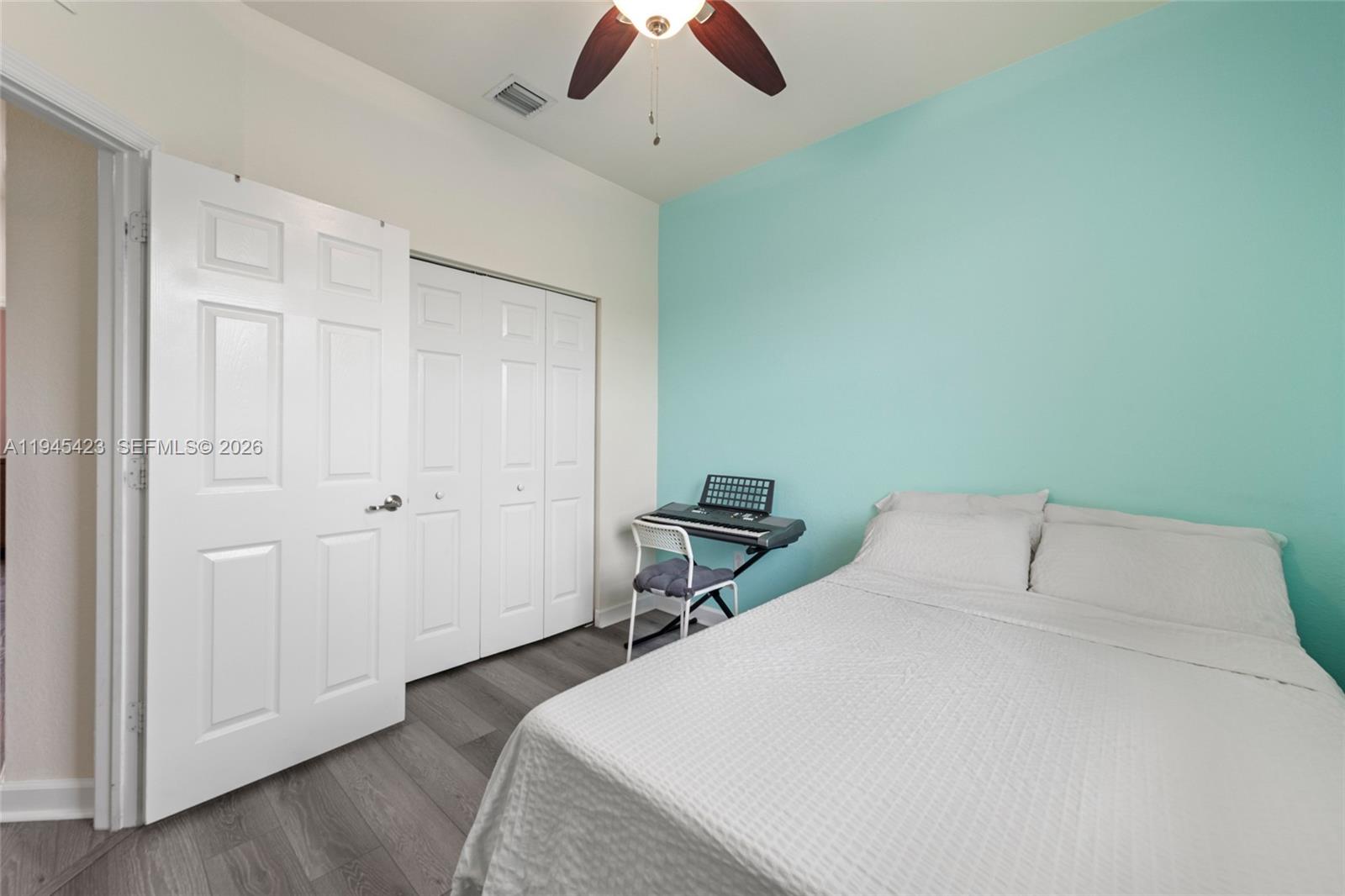 BAYWINDS OF GALAPAGOS FIR - Residential