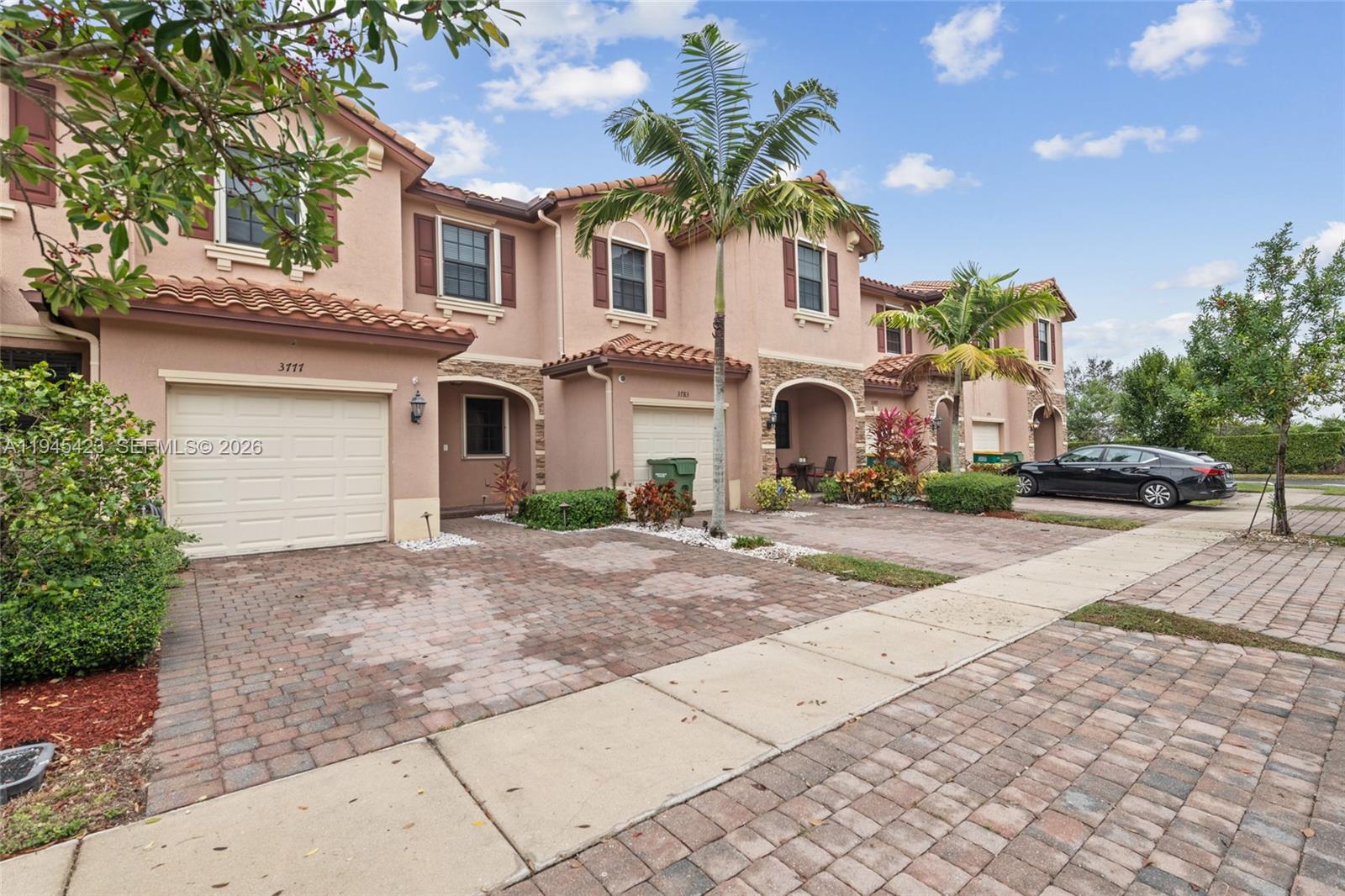 BAYWINDS OF GALAPAGOS FIR - Residential