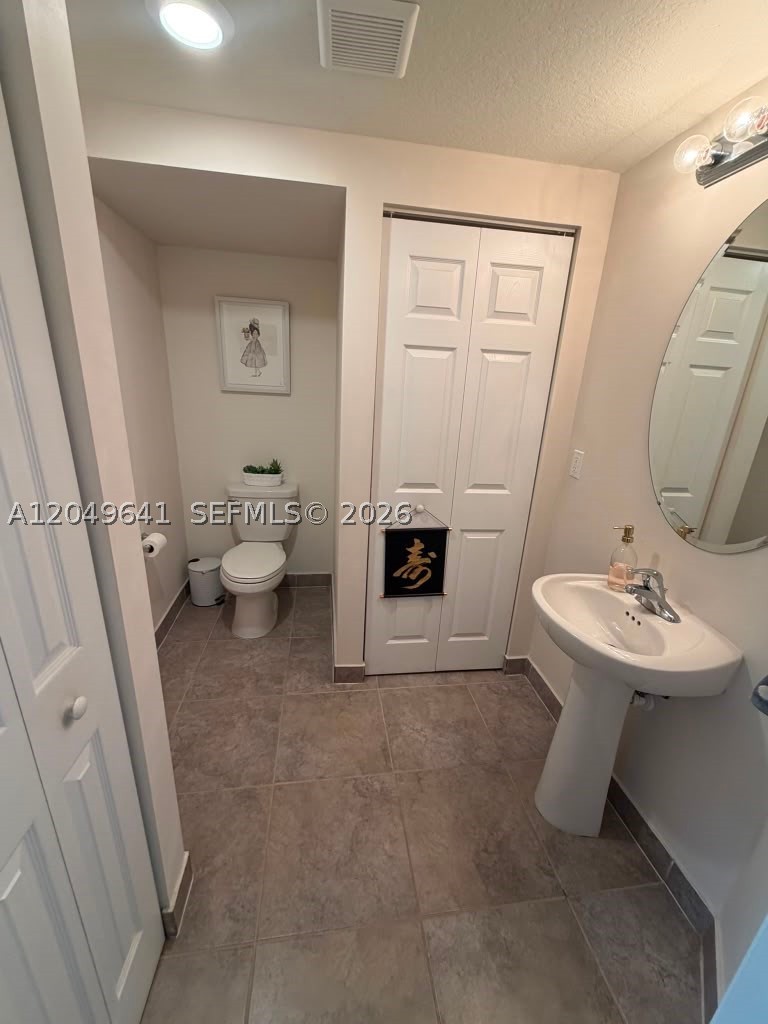 AQUABELLA SECTION TWO - Residential Lease