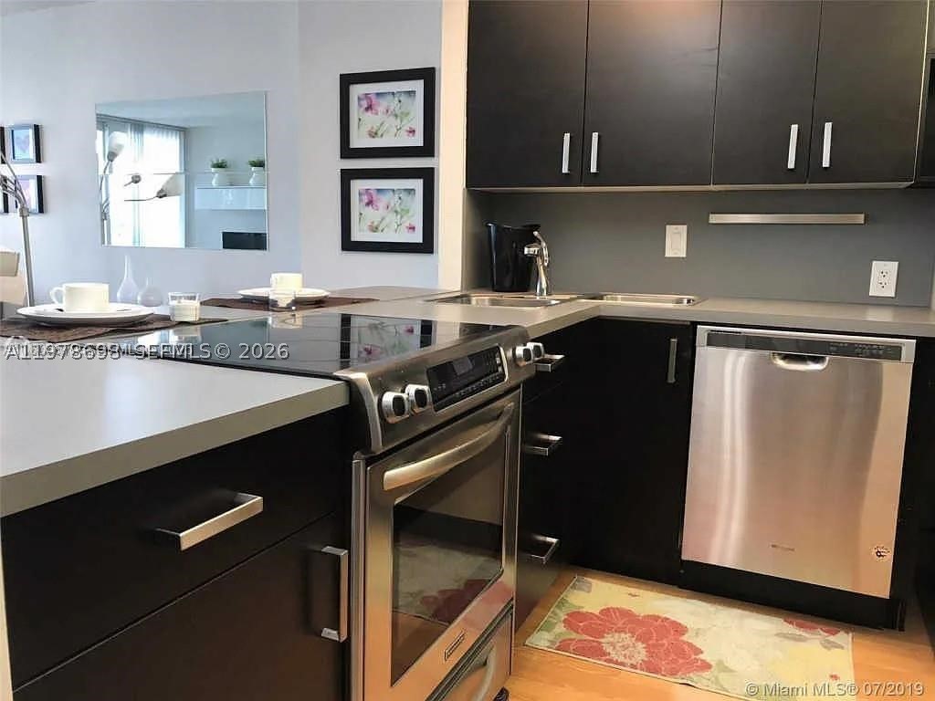 ARLEN HOUSE EAST CONDO - Residential