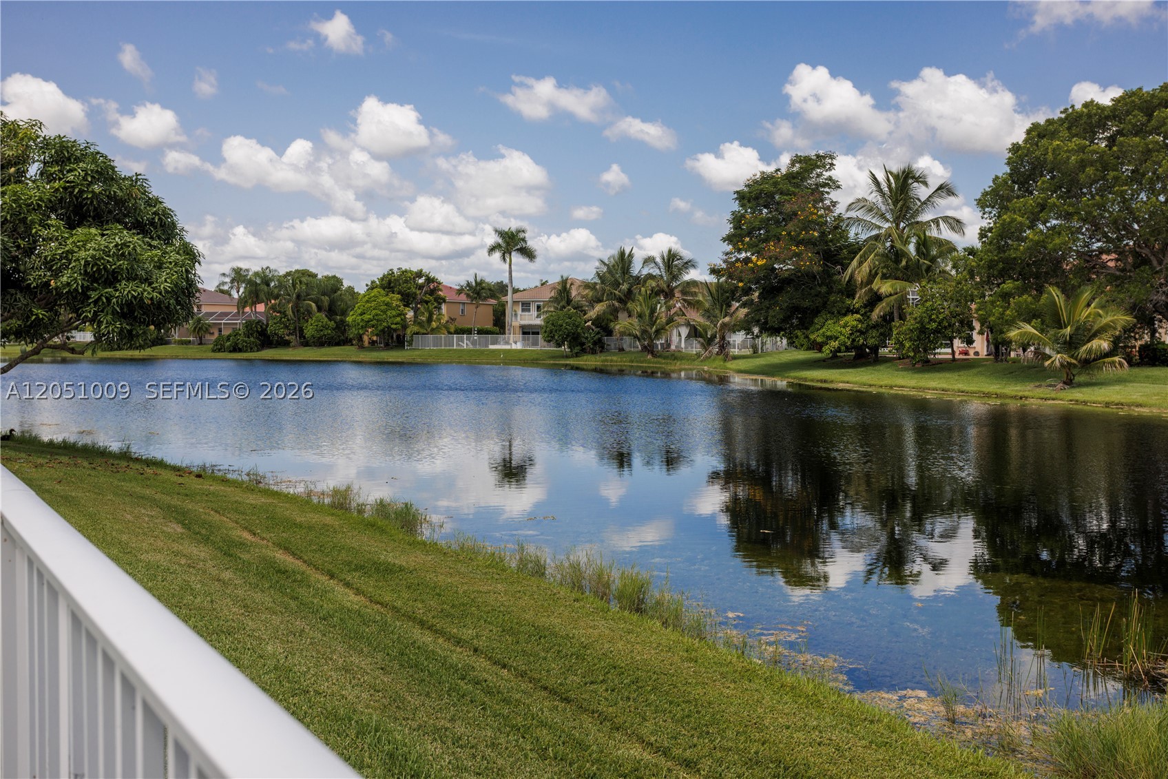 SAPPHIRE POINTE - DIAMOND - Residential