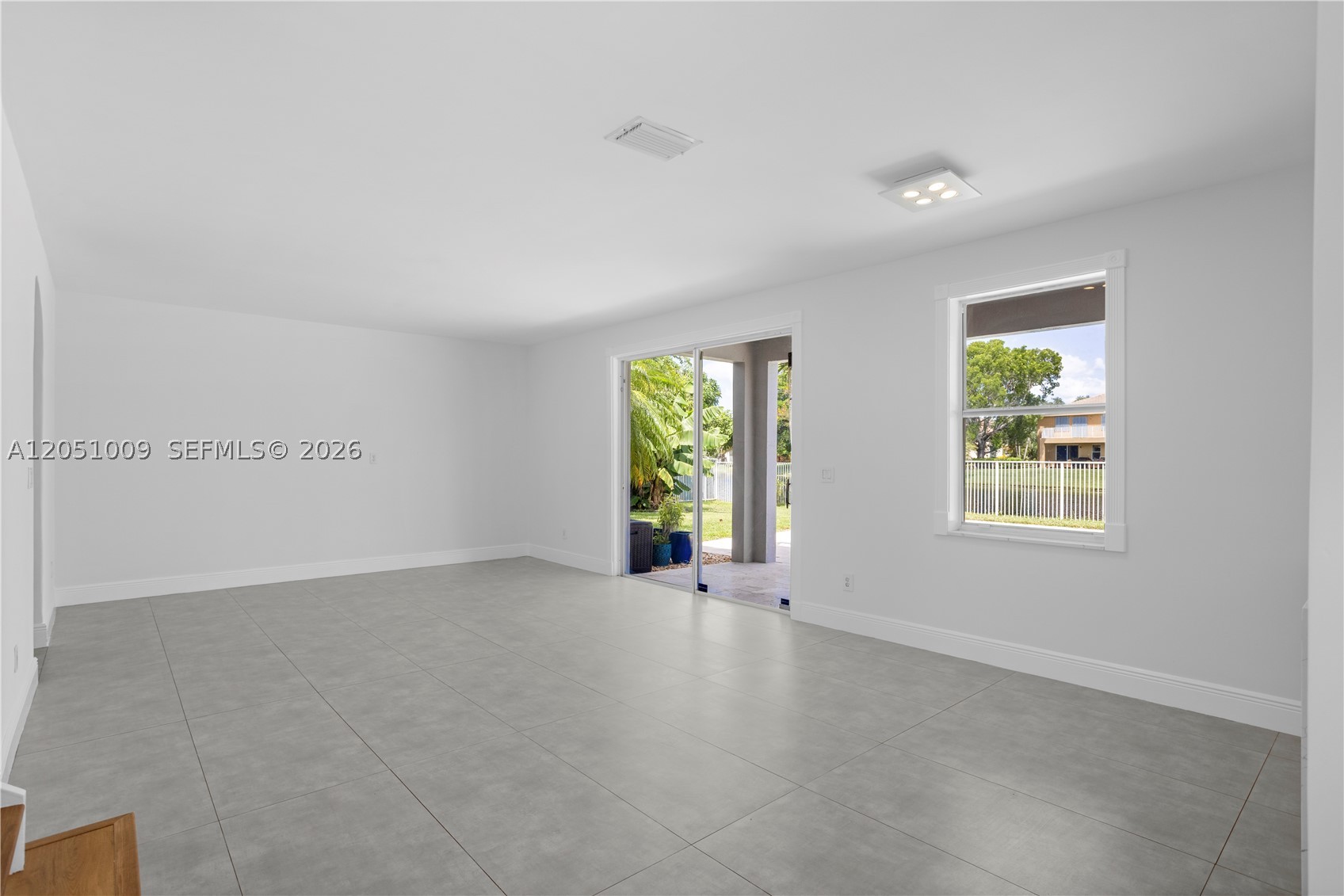 SAPPHIRE POINTE - DIAMOND - Residential