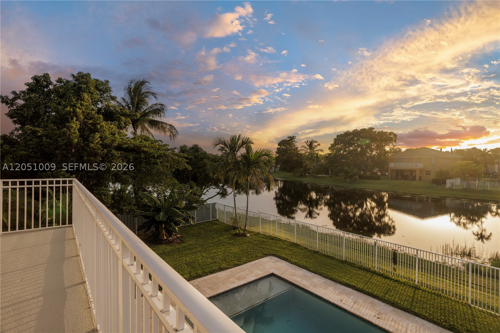 SAPPHIRE POINTE - DIAMOND - Residential