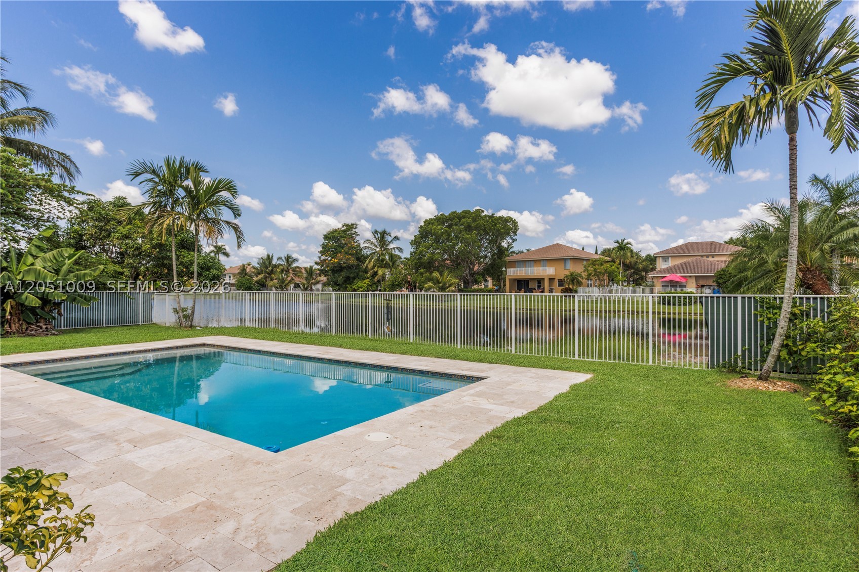 SAPPHIRE POINTE - DIAMOND - Residential